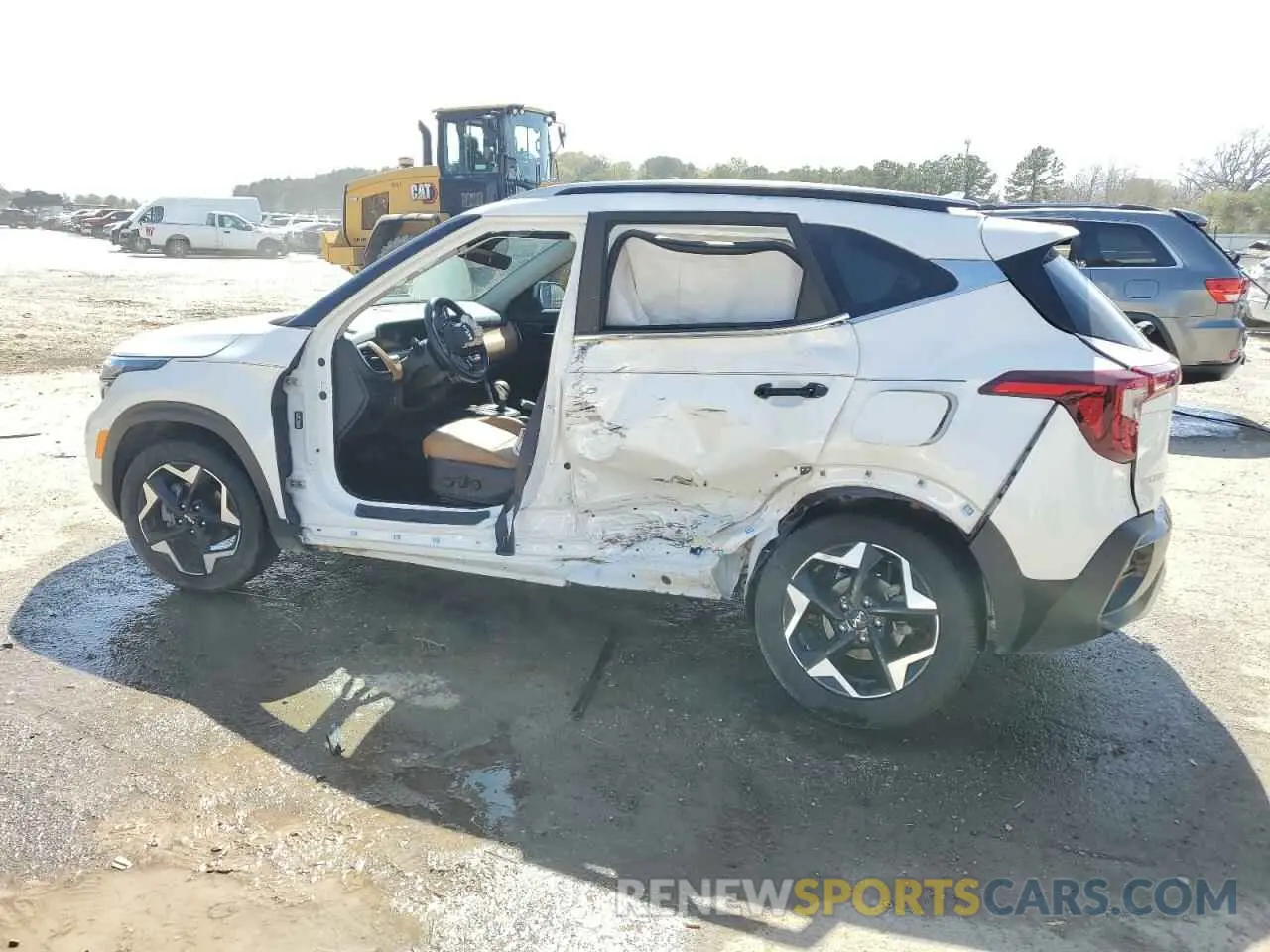 2 Photograph of a damaged car KNDER2AA7R7494067 KIA SELTOS 2024