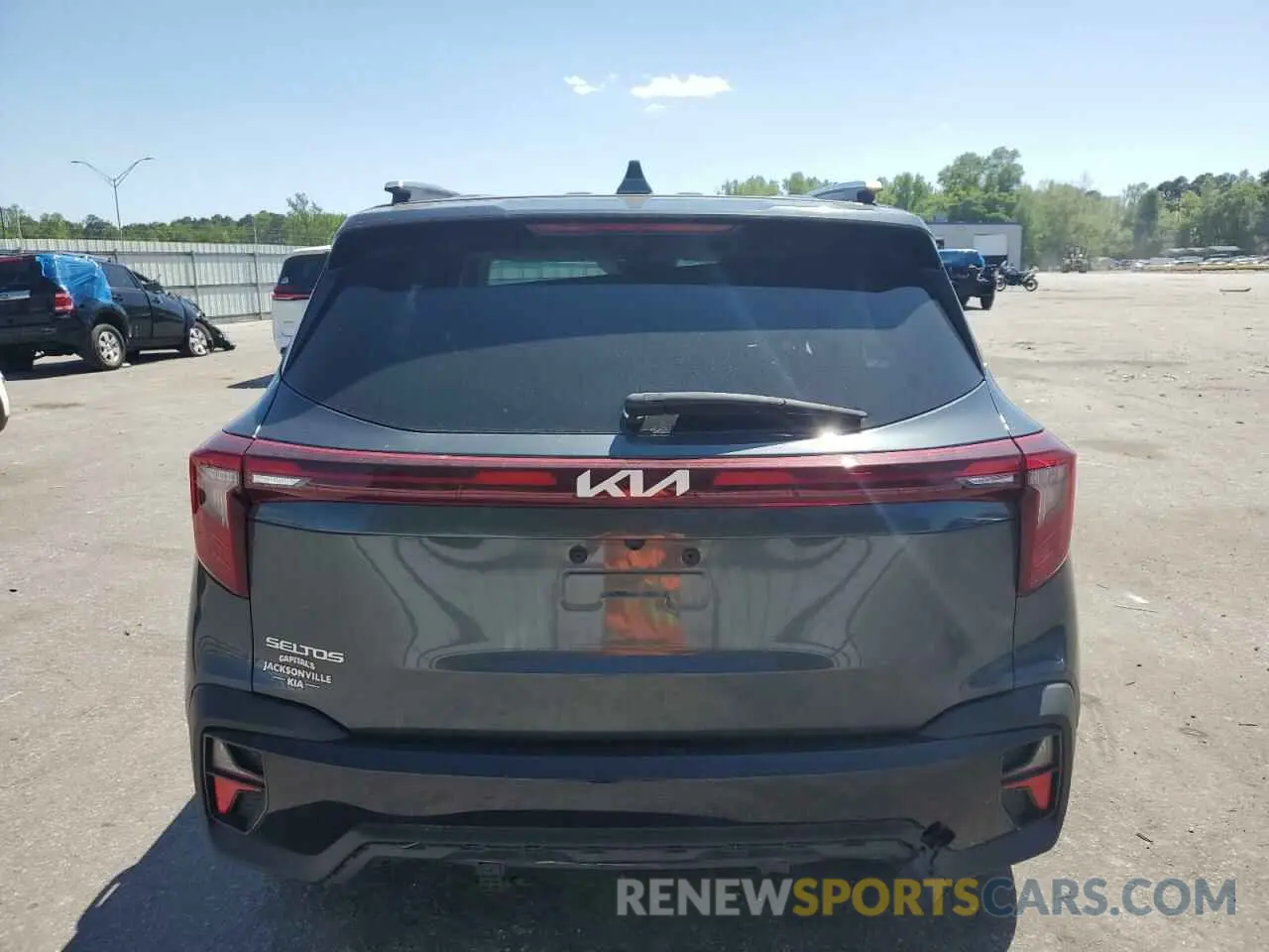 6 Photograph of a damaged car KNDER2AA7R7588935 KIA SELTOS 2024