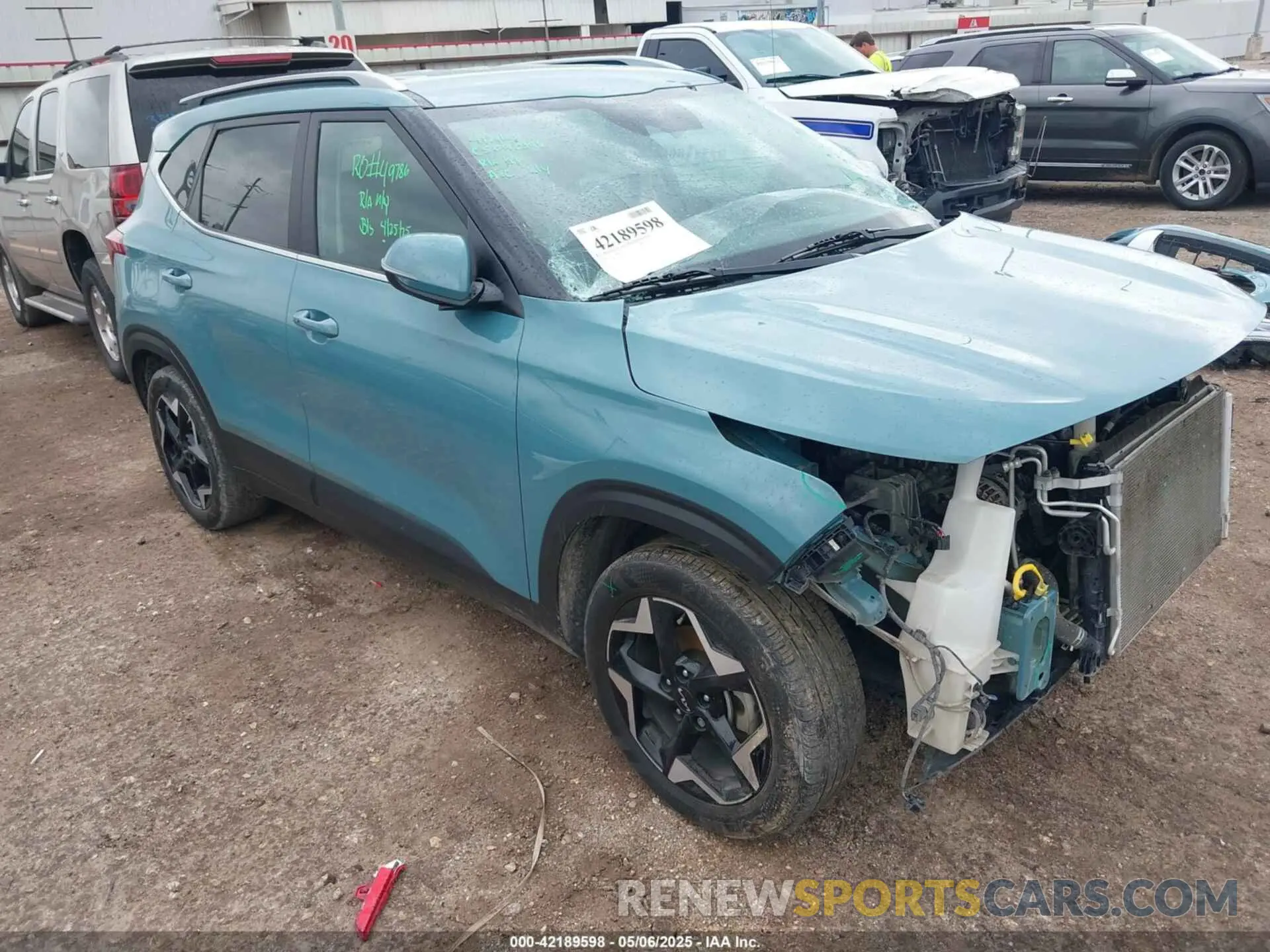 1 Photograph of a damaged car KNDER2AA9R7481398 KIA SELTOS 2024