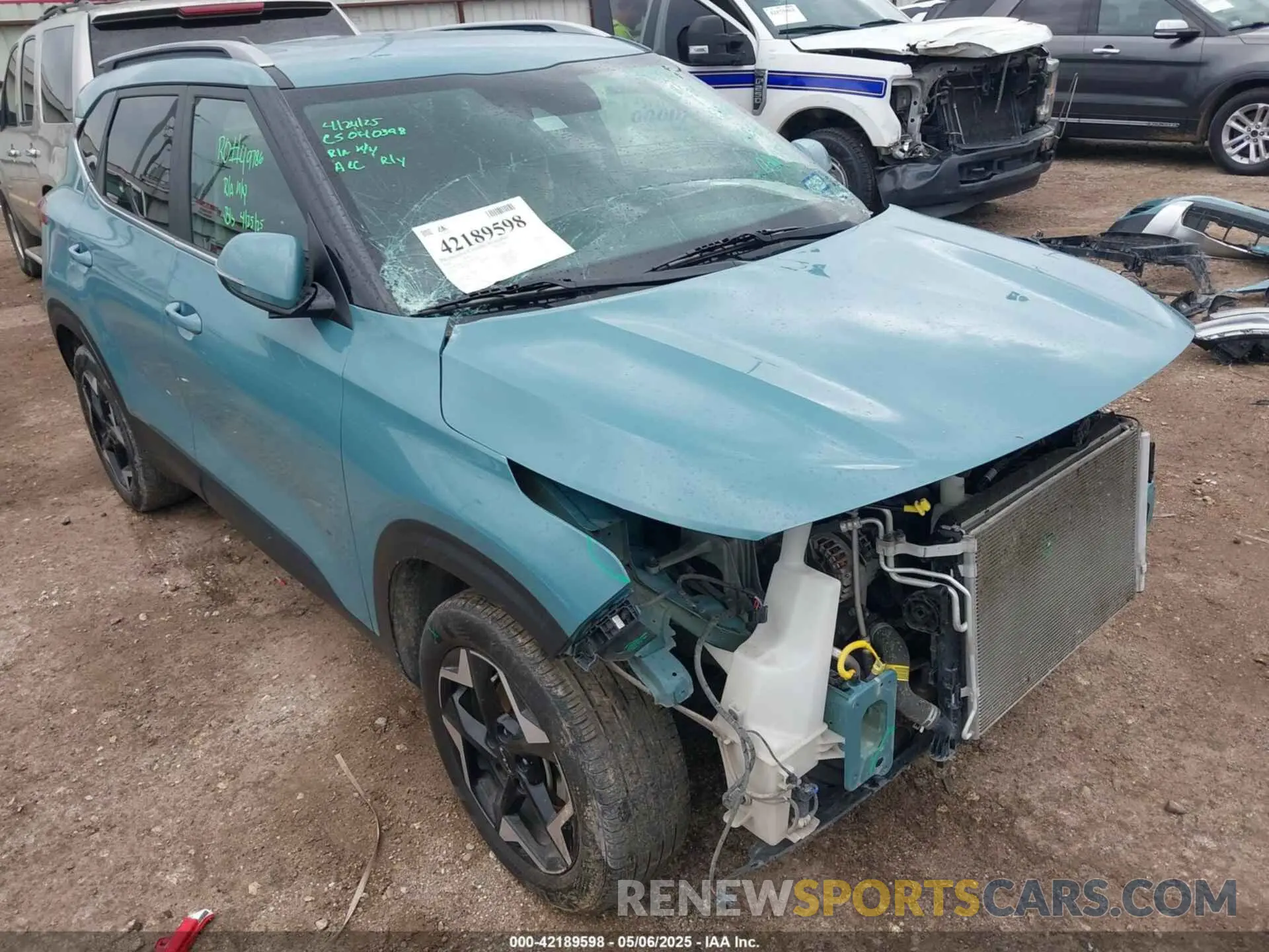 18 Photograph of a damaged car KNDER2AA9R7481398 KIA SELTOS 2024