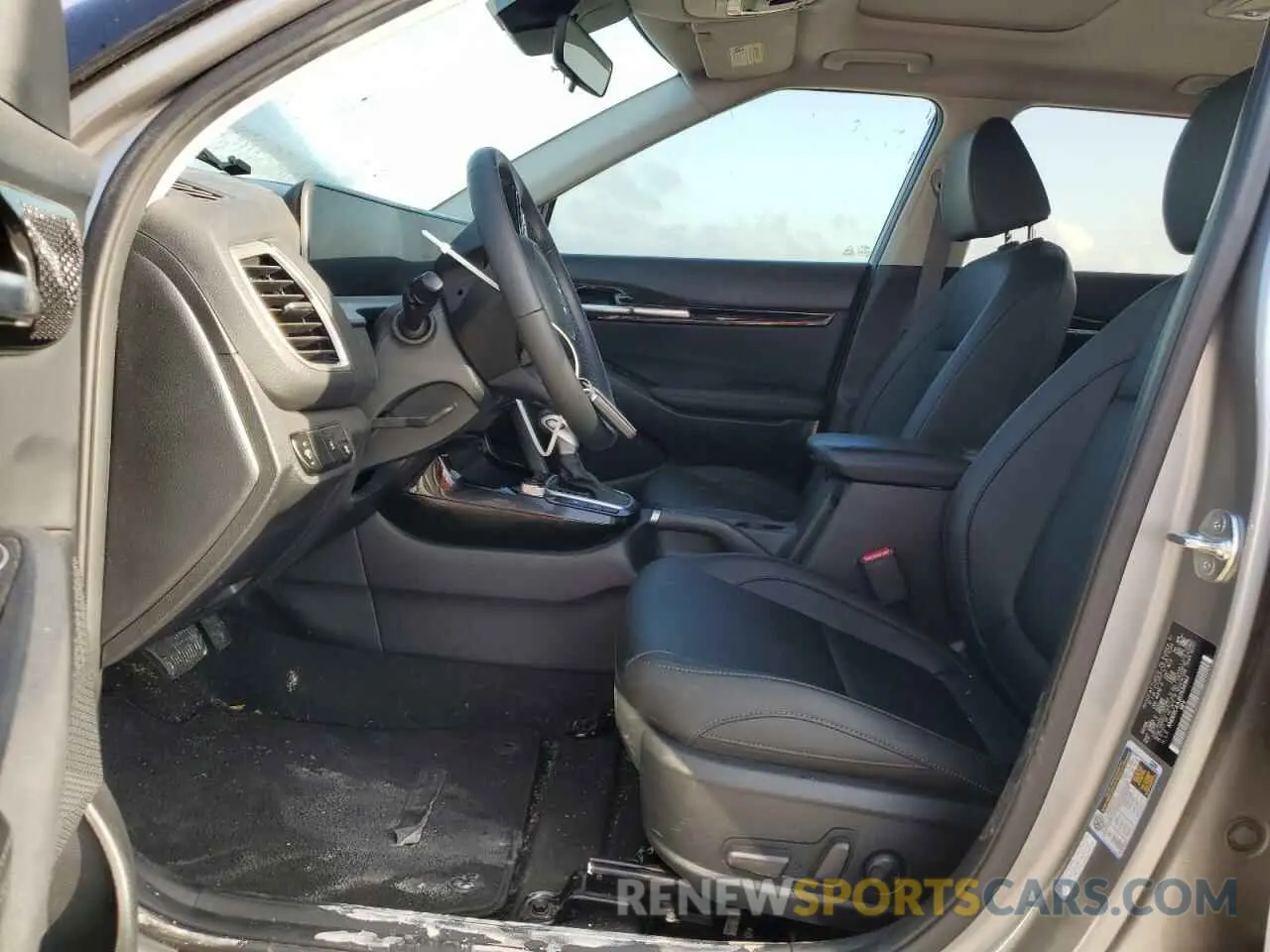 7 Photograph of a damaged car KNDERCAA3R7634962 KIA SELTOS 2024