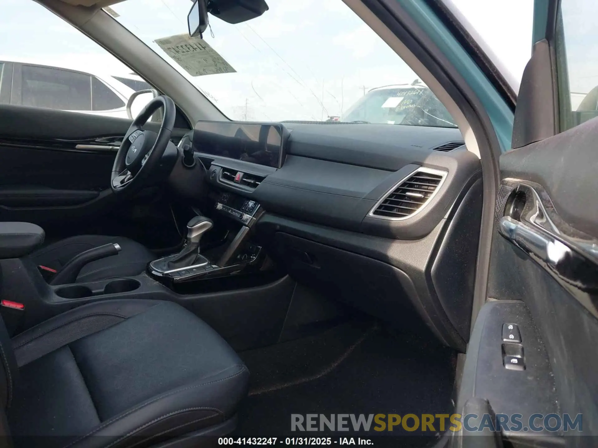 5 Photograph of a damaged car KNDERCAA4R7482254 KIA SELTOS 2024