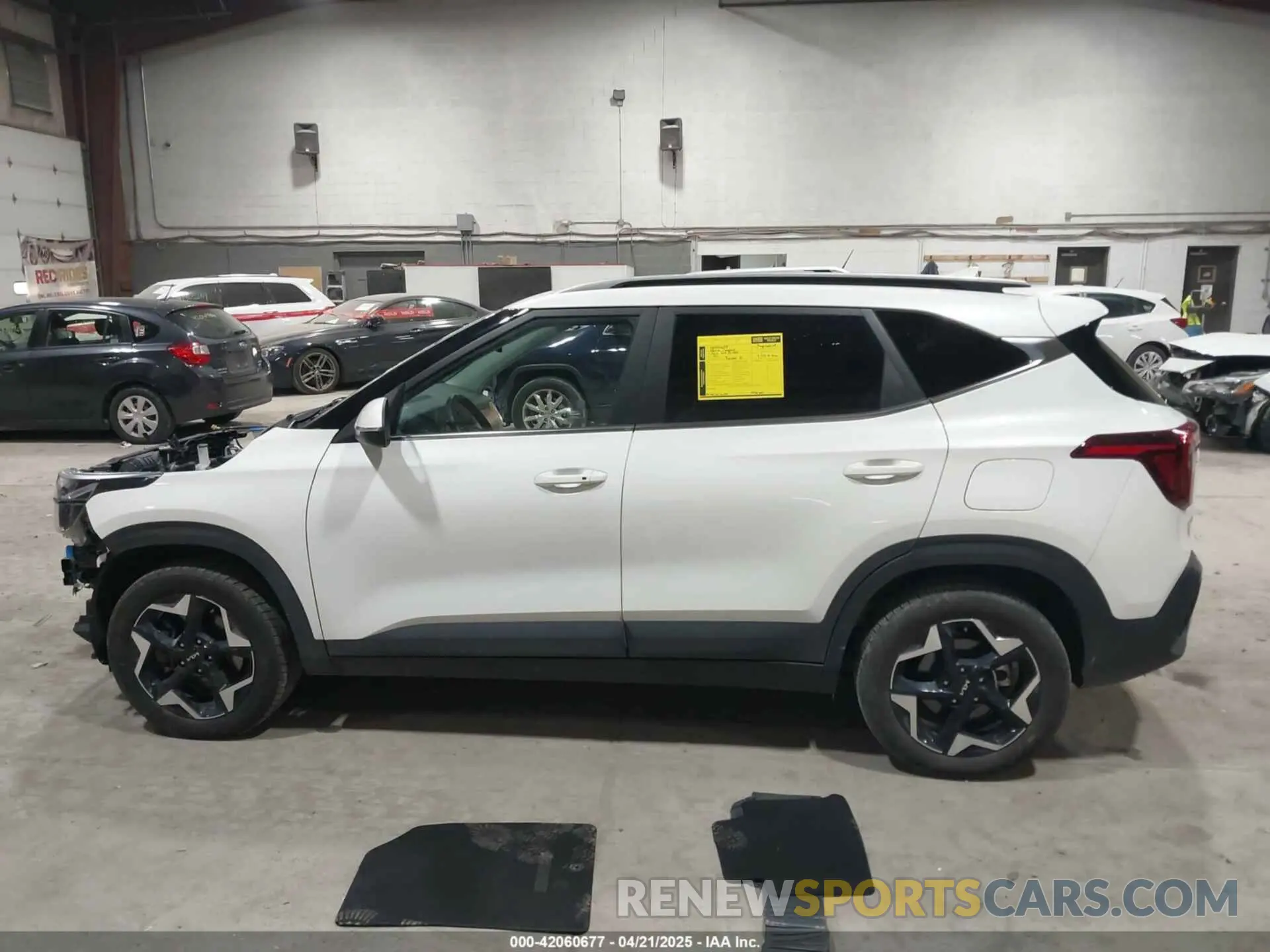 14 Photograph of a damaged car KNDERCAA5R7589801 KIA SELTOS 2024