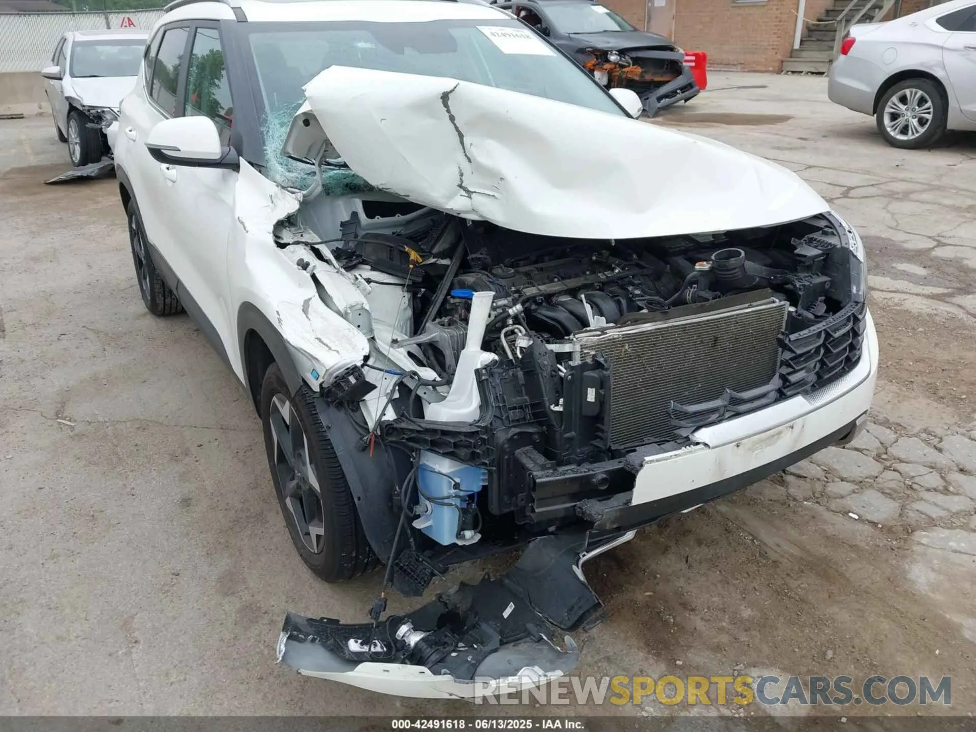 6 Photograph of a damaged car KNDERCAA6R7515013 KIA SELTOS 2024