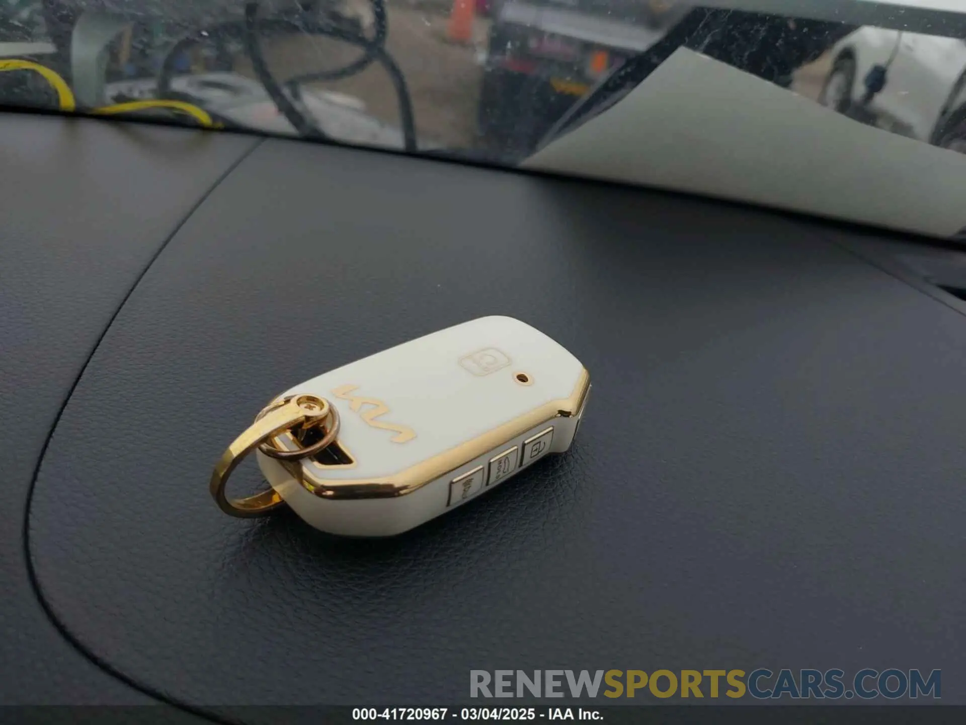 11 Photograph of a damaged car KNDERCAA8R7643849 KIA SELTOS 2024