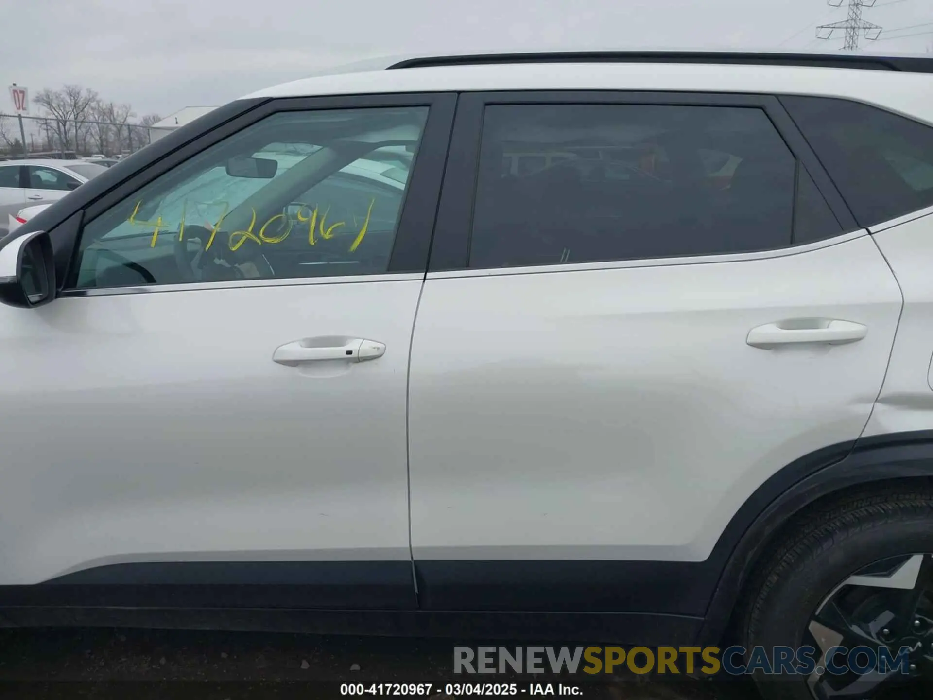 14 Photograph of a damaged car KNDERCAA8R7643849 KIA SELTOS 2024