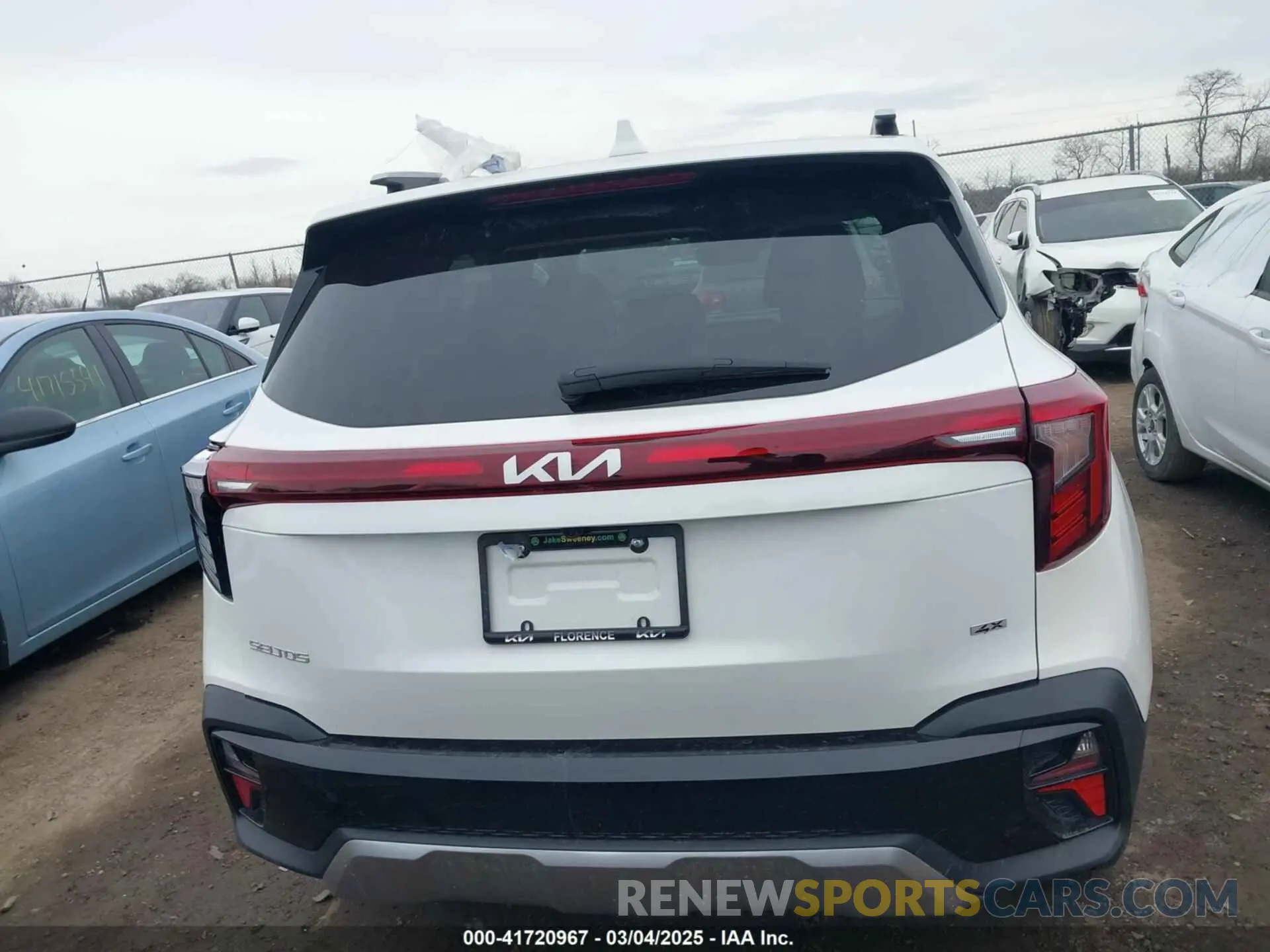 16 Photograph of a damaged car KNDERCAA8R7643849 KIA SELTOS 2024
