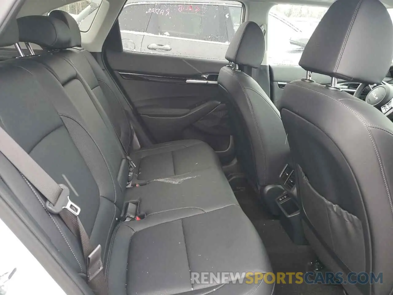 11 Photograph of a damaged car KNDERCAA9R7642015 KIA SELTOS 2024