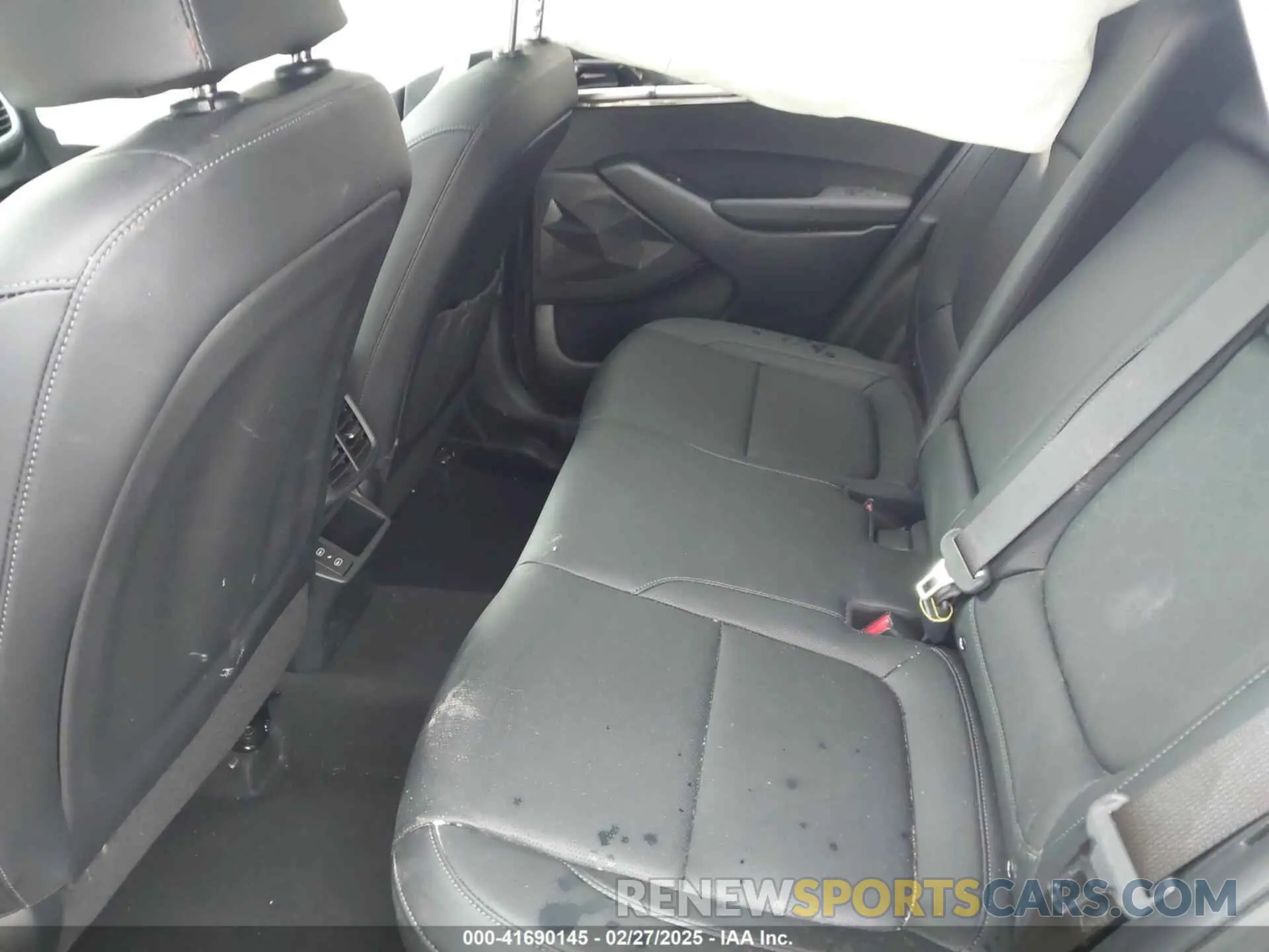 8 Photograph of a damaged car KNDERCAA9R7648820 KIA SELTOS 2024