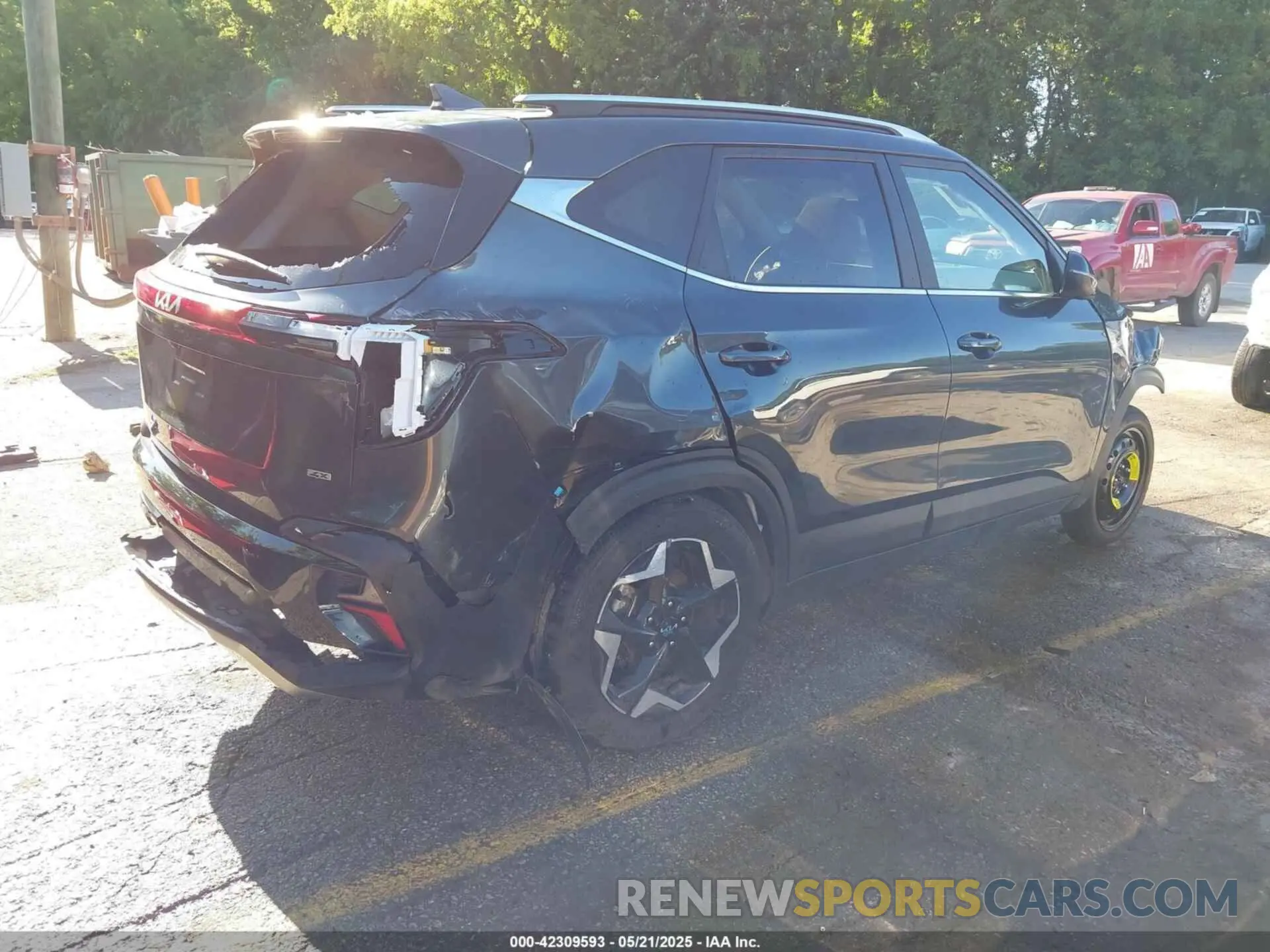 4 Photograph of a damaged car KNDERCAAXR7653685 KIA SELTOS 2024
