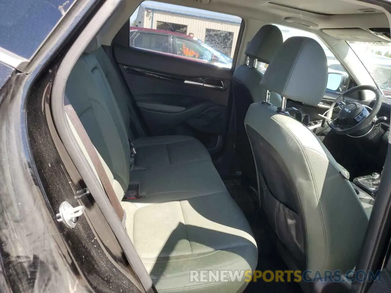 11 Photograph of a damaged car KNDETCA72R7490987 KIA SELTOS 2024
