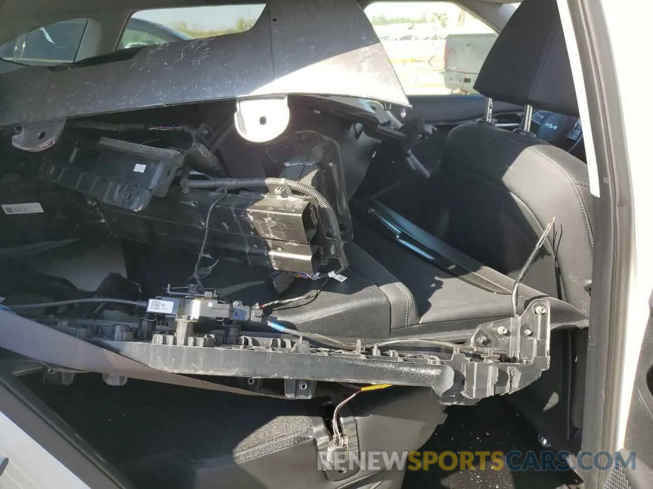 10 Photograph of a damaged car KNDETCA72R7494649 KIA SELTOS 2024