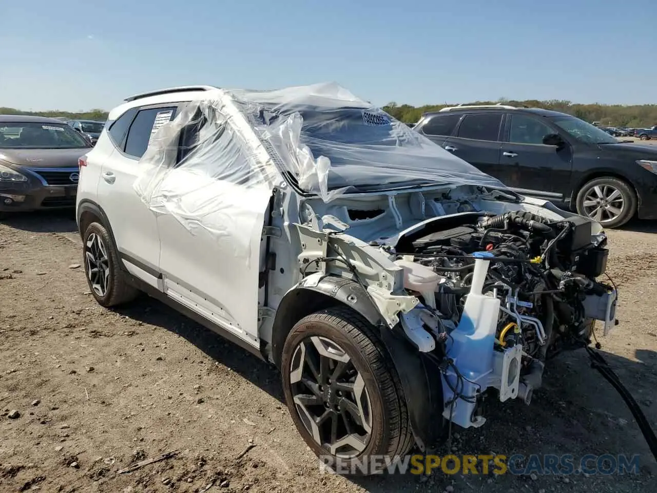 4 Photograph of a damaged car KNDETCA72R7494649 KIA SELTOS 2024