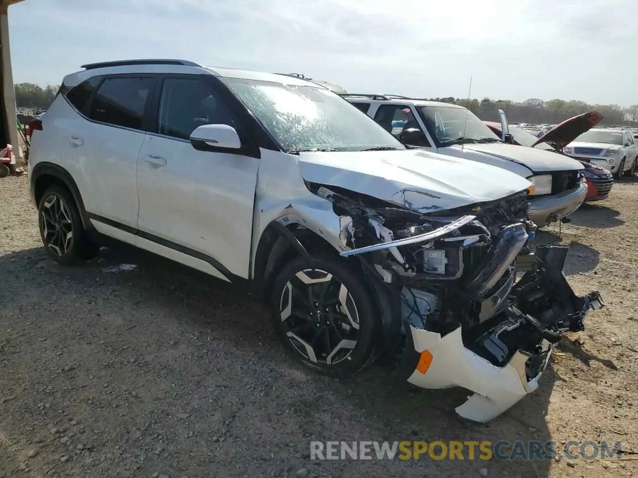 4 Photograph of a damaged car KNDETCA73R7478699 KIA SELTOS 2024