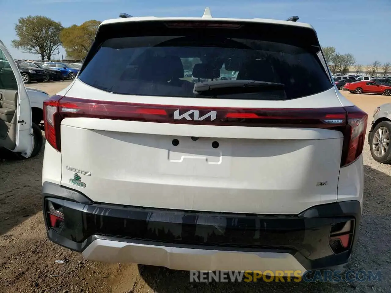 6 Photograph of a damaged car KNDETCA73R7478699 KIA SELTOS 2024