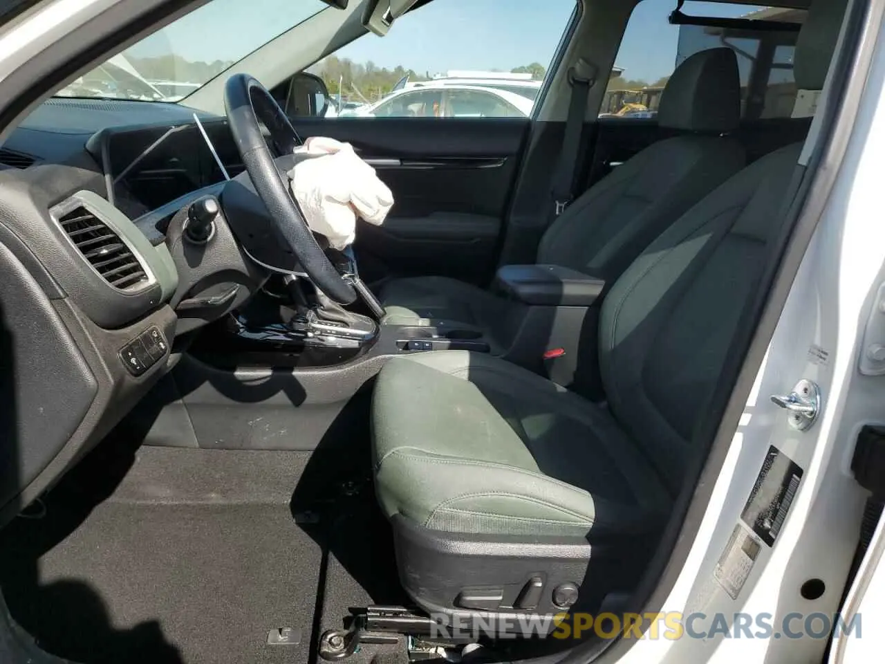7 Photograph of a damaged car KNDETCA73R7478699 KIA SELTOS 2024