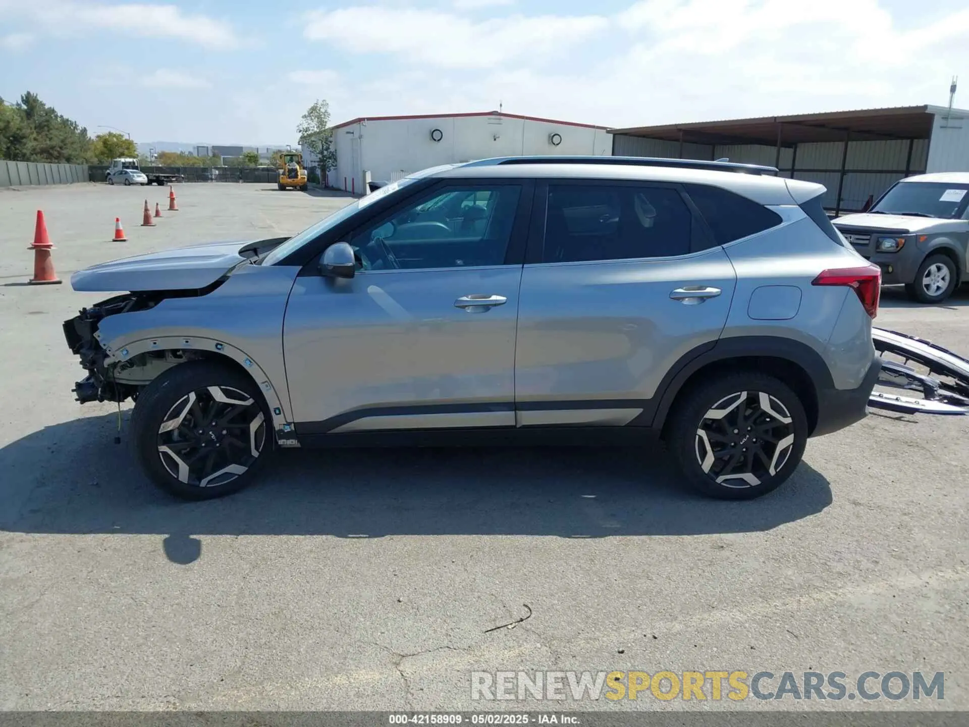 15 Photograph of a damaged car KNDETCA73R7484468 KIA SELTOS 2024