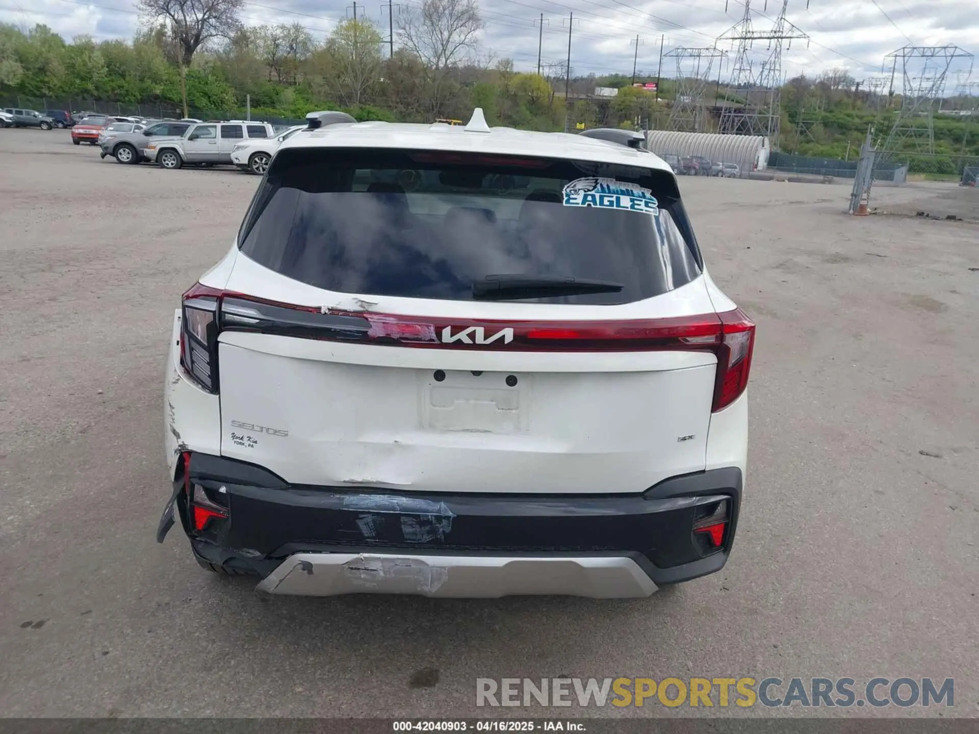 16 Photograph of a damaged car KNDETCA74R7505179 KIA SELTOS 2024