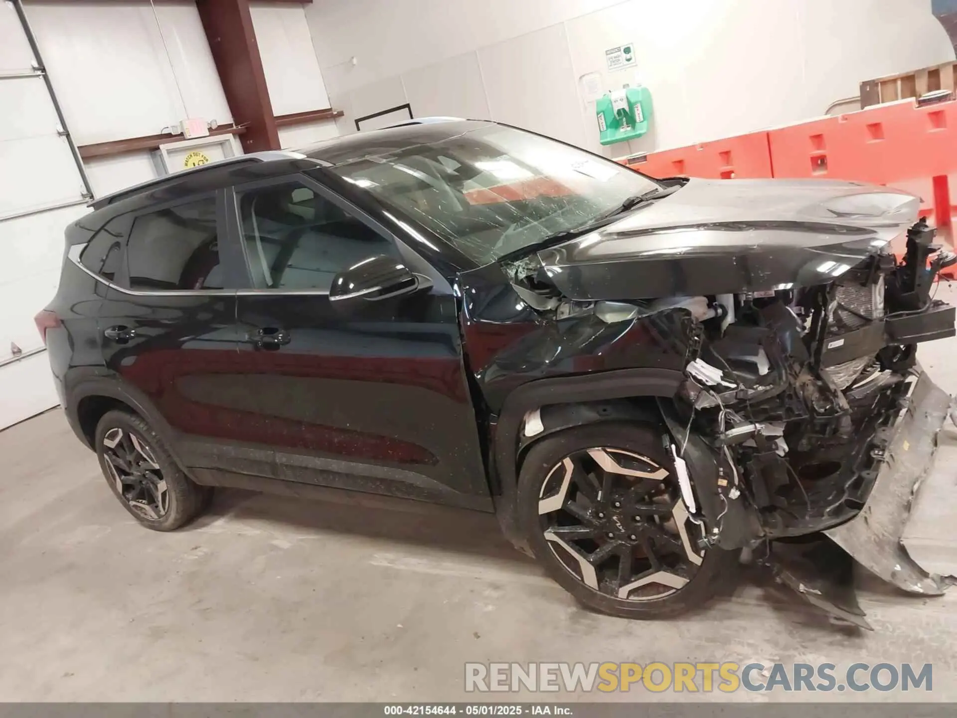 14 Photograph of a damaged car KNDETCA74R7595790 KIA SELTOS 2024