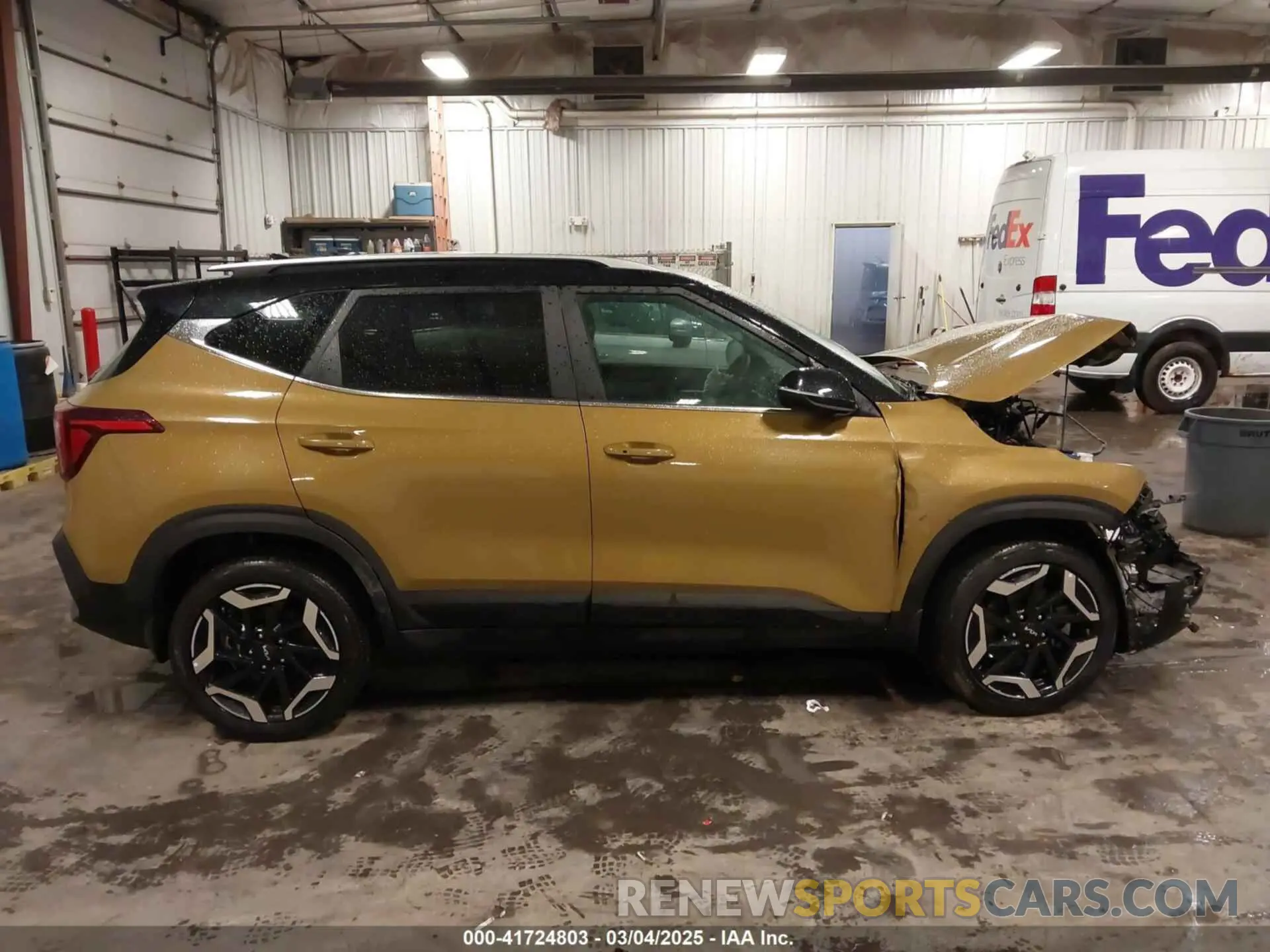 14 Photograph of a damaged car KNDETCA75R7540944 KIA SELTOS 2024