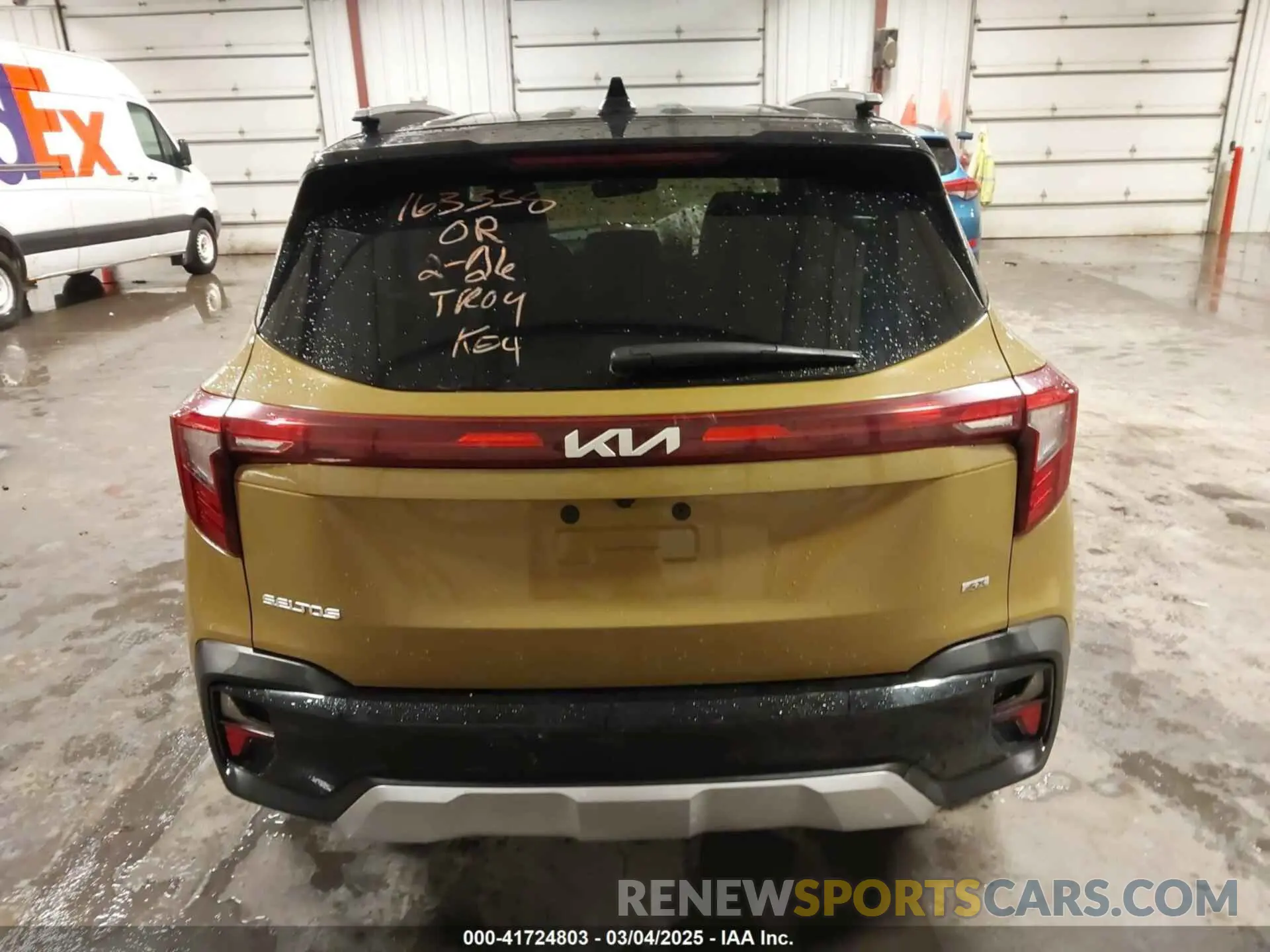 17 Photograph of a damaged car KNDETCA75R7540944 KIA SELTOS 2024