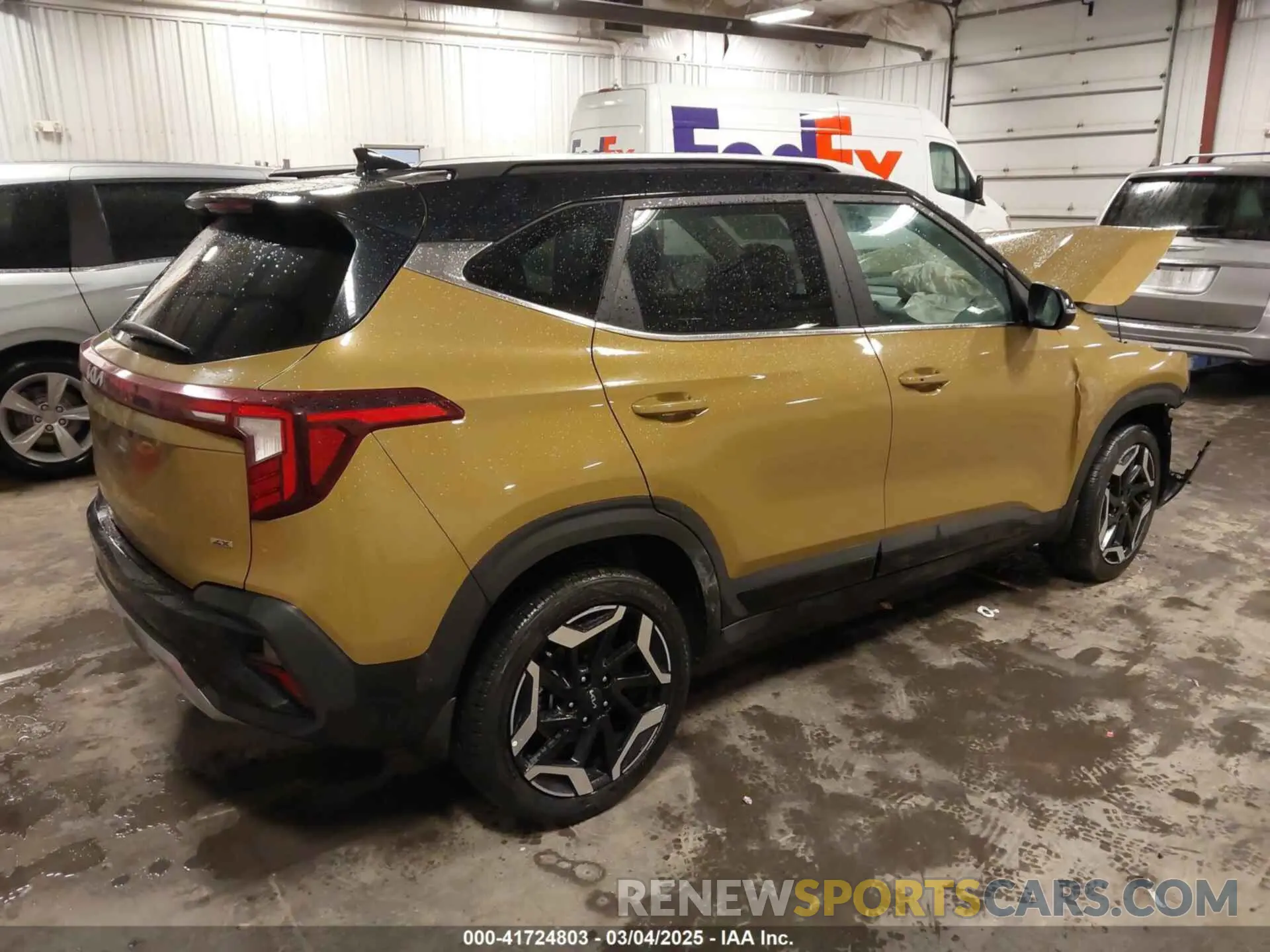 4 Photograph of a damaged car KNDETCA75R7540944 KIA SELTOS 2024