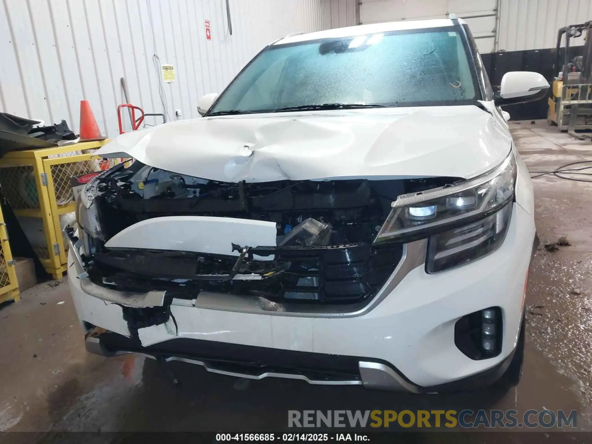 12 Photograph of a damaged car KNDETCA75R7554830 KIA SELTOS 2024