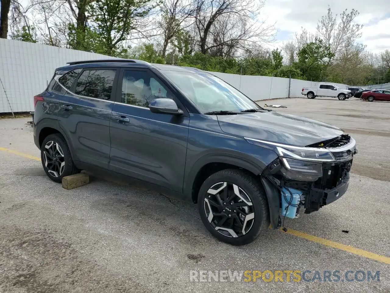 4 Photograph of a damaged car KNDETCA75R7624309 KIA SELTOS 2024