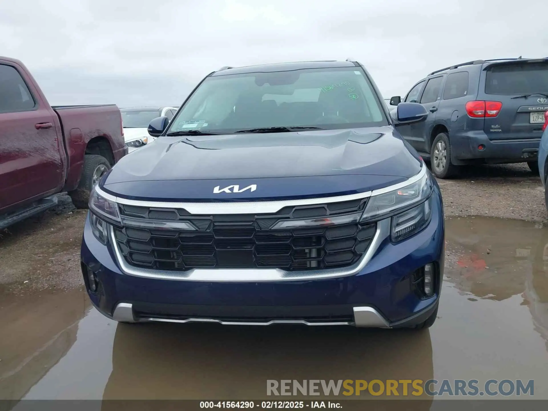 12 Photograph of a damaged car KNDETCA75R7639070 KIA SELTOS 2024