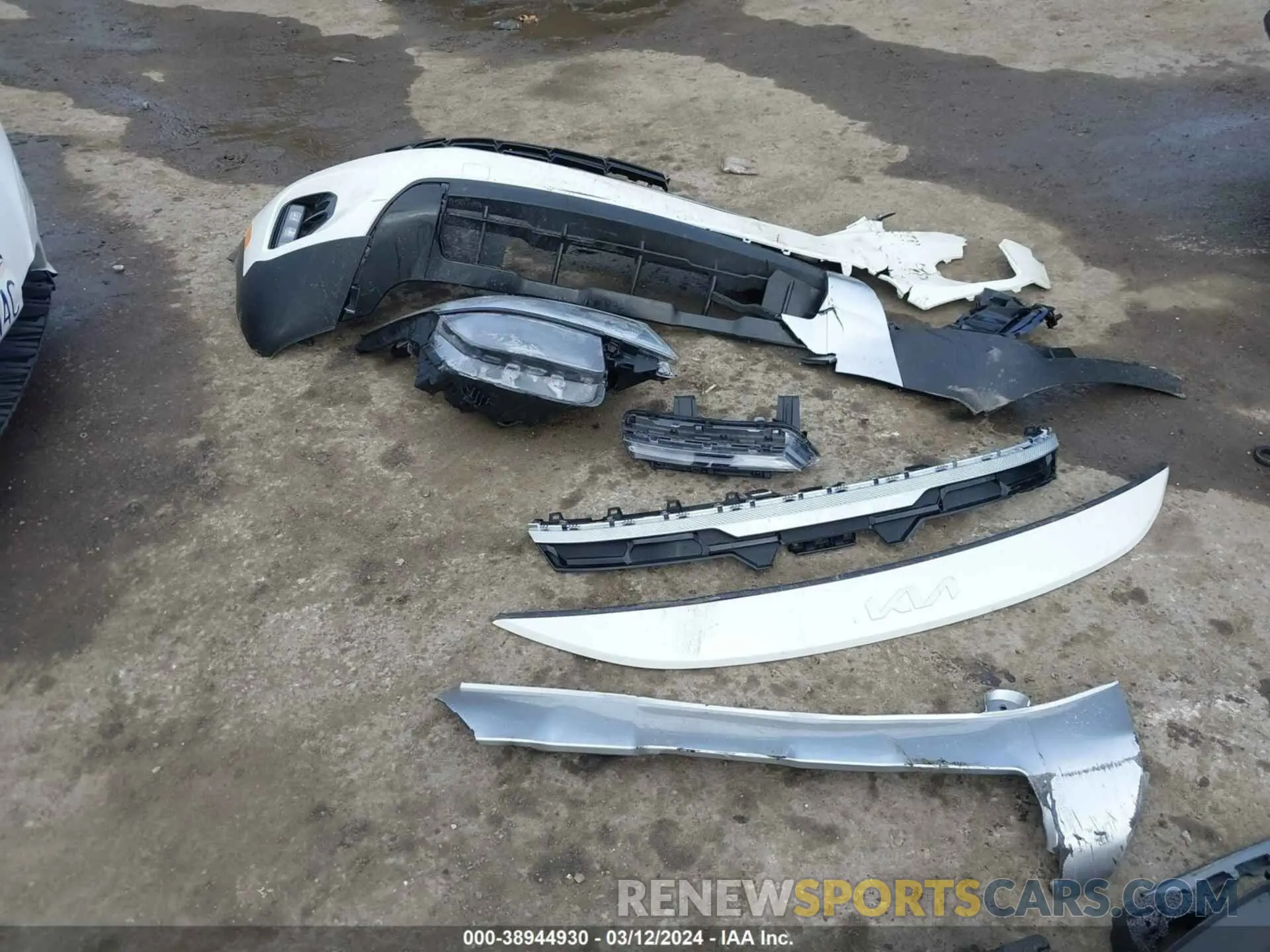 12 Photograph of a damaged car KNDETCA76R7579218 KIA SELTOS 2024