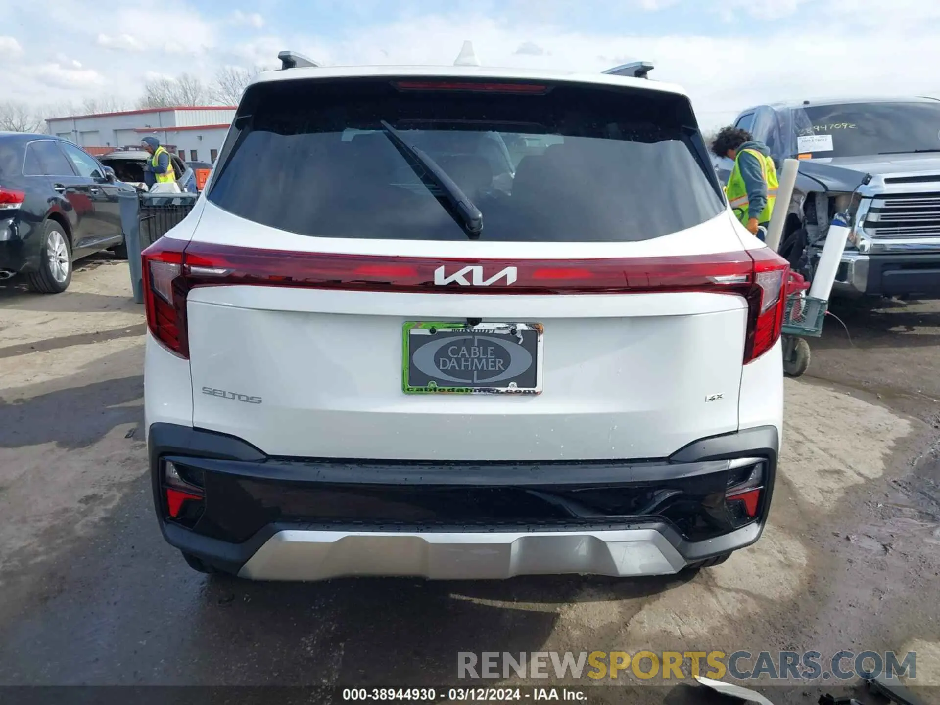 17 Photograph of a damaged car KNDETCA76R7579218 KIA SELTOS 2024