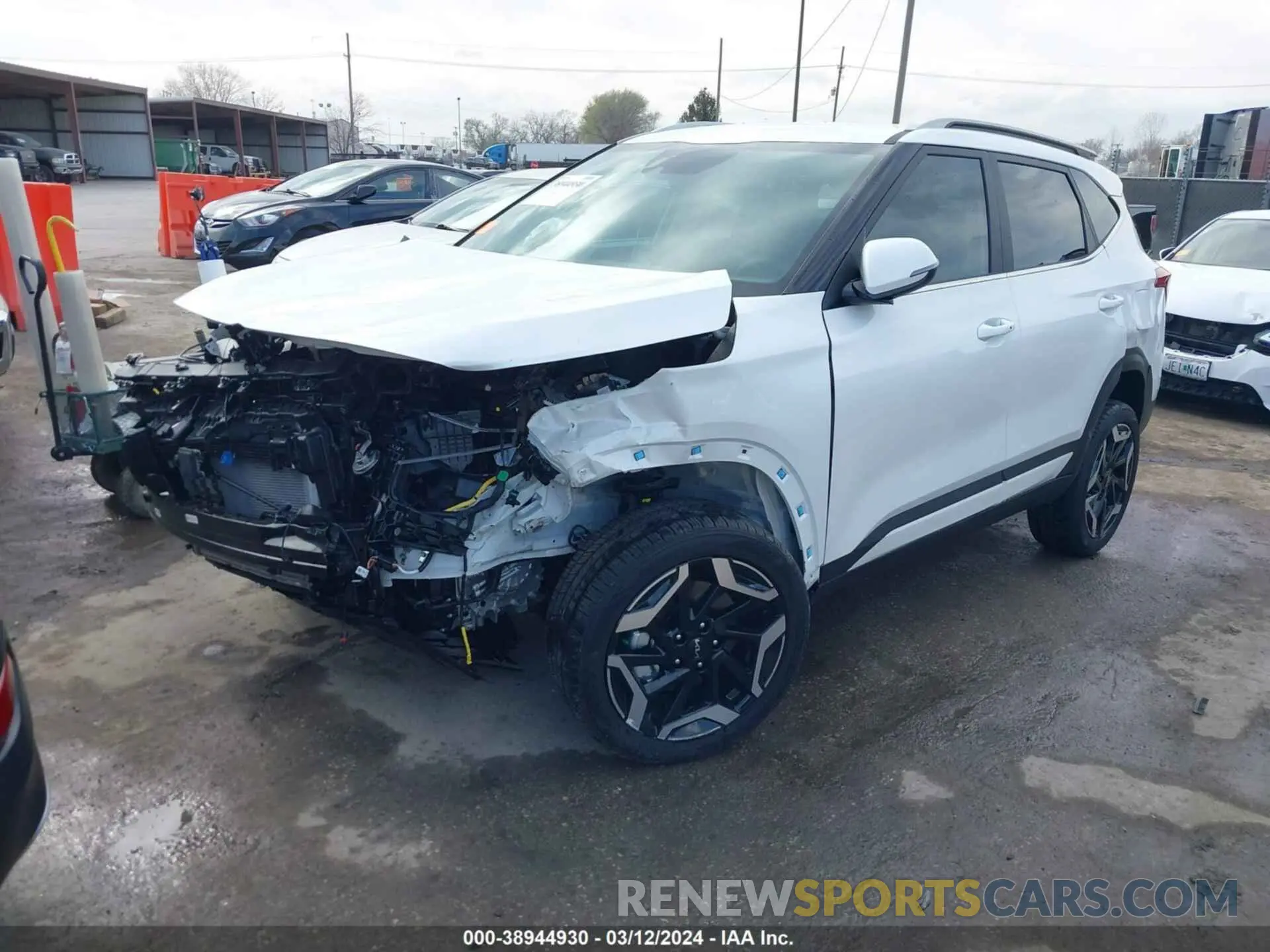 2 Photograph of a damaged car KNDETCA76R7579218 KIA SELTOS 2024
