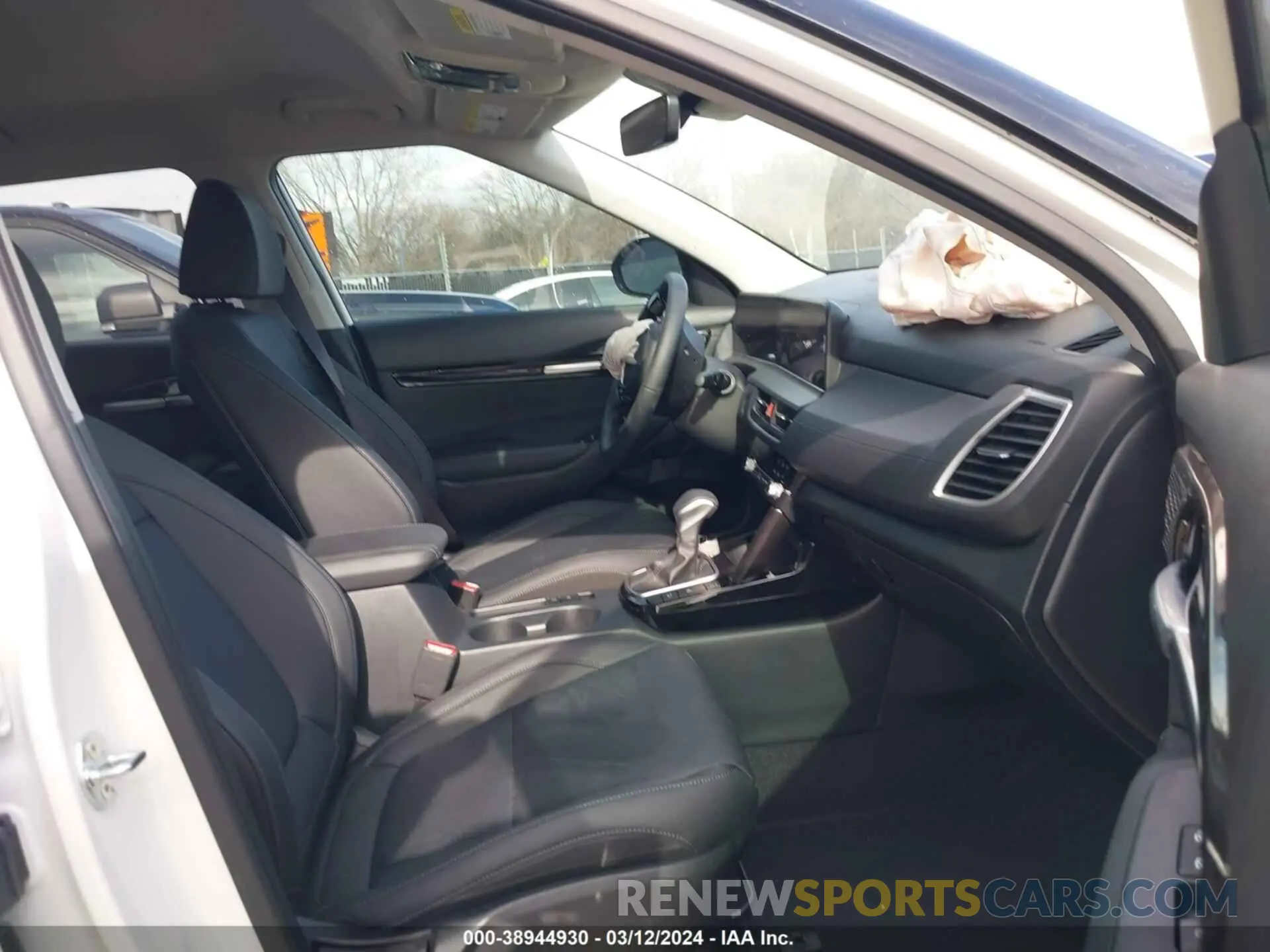 5 Photograph of a damaged car KNDETCA76R7579218 KIA SELTOS 2024