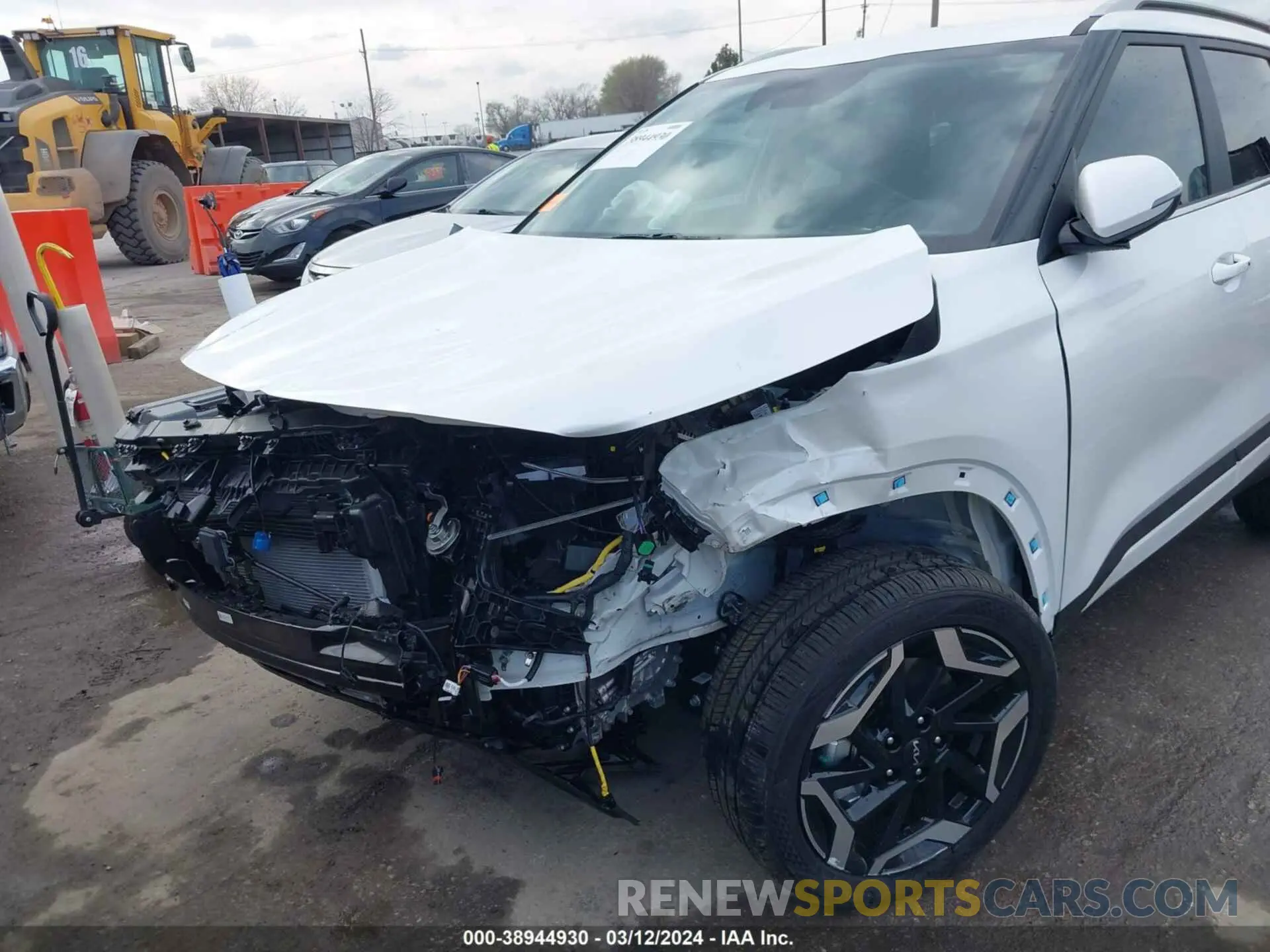 6 Photograph of a damaged car KNDETCA76R7579218 KIA SELTOS 2024