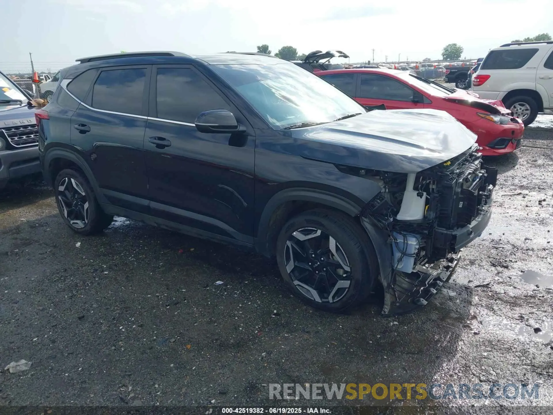 1 Photograph of a damaged car KNDETCA77R7612131 KIA SELTOS 2024