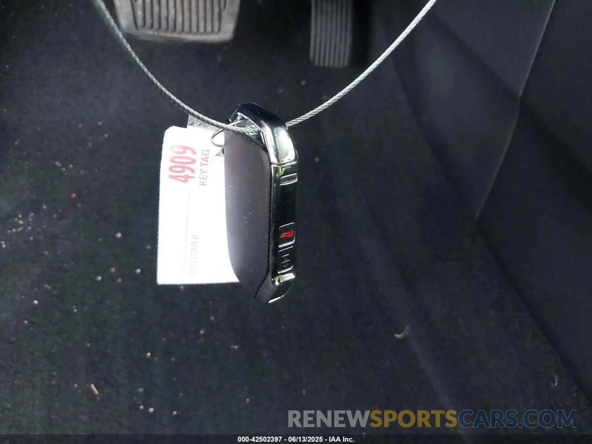 11 Photograph of a damaged car KNDETCA78R7600389 KIA SELTOS 2024