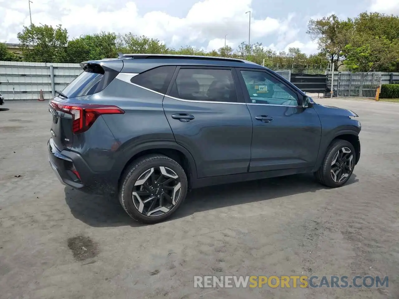 3 Photograph of a damaged car KNDETCA79R7557018 KIA SELTOS 2024