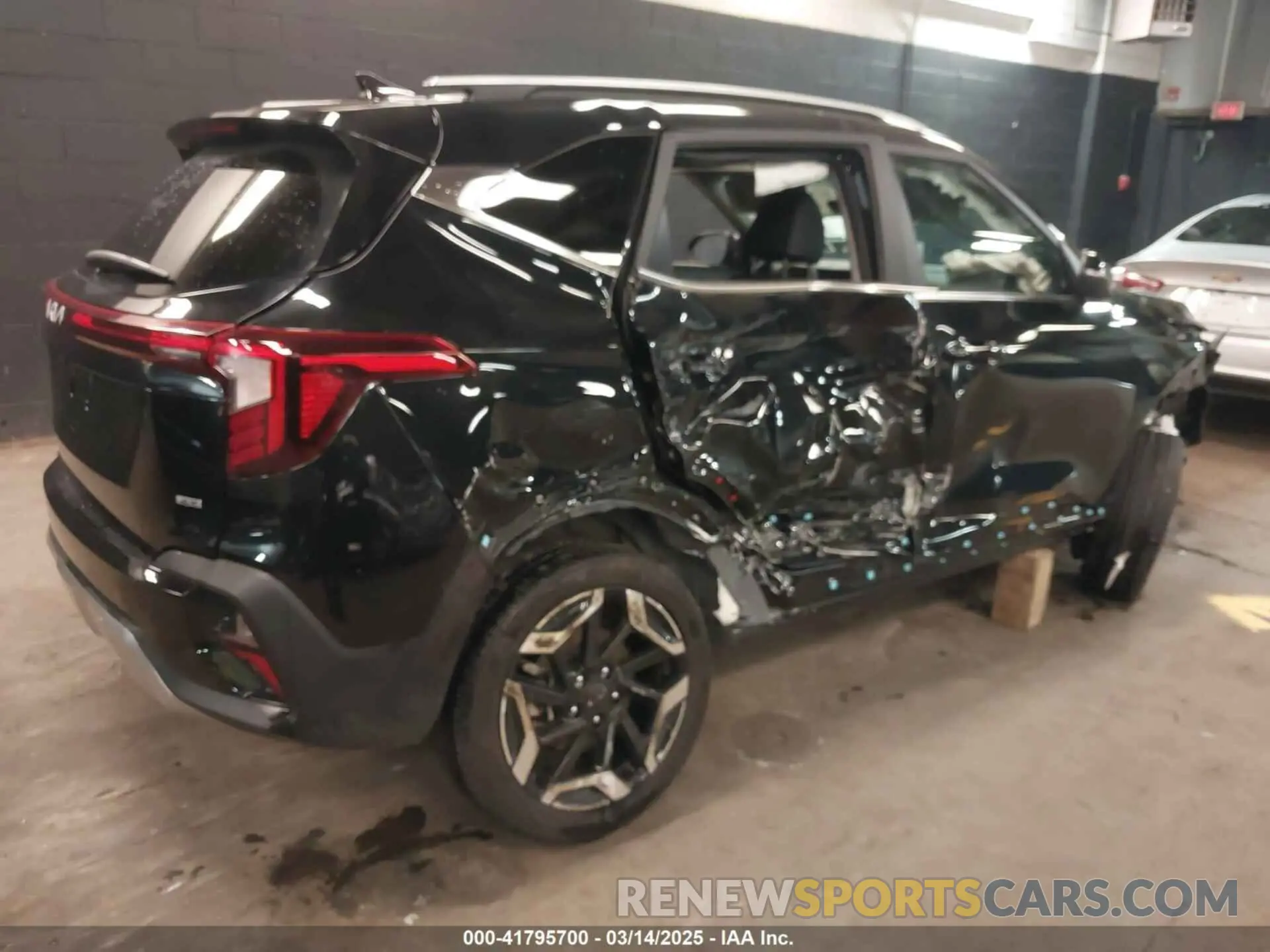 4 Photograph of a damaged car KNDETCA7XR7622670 KIA SELTOS 2024
