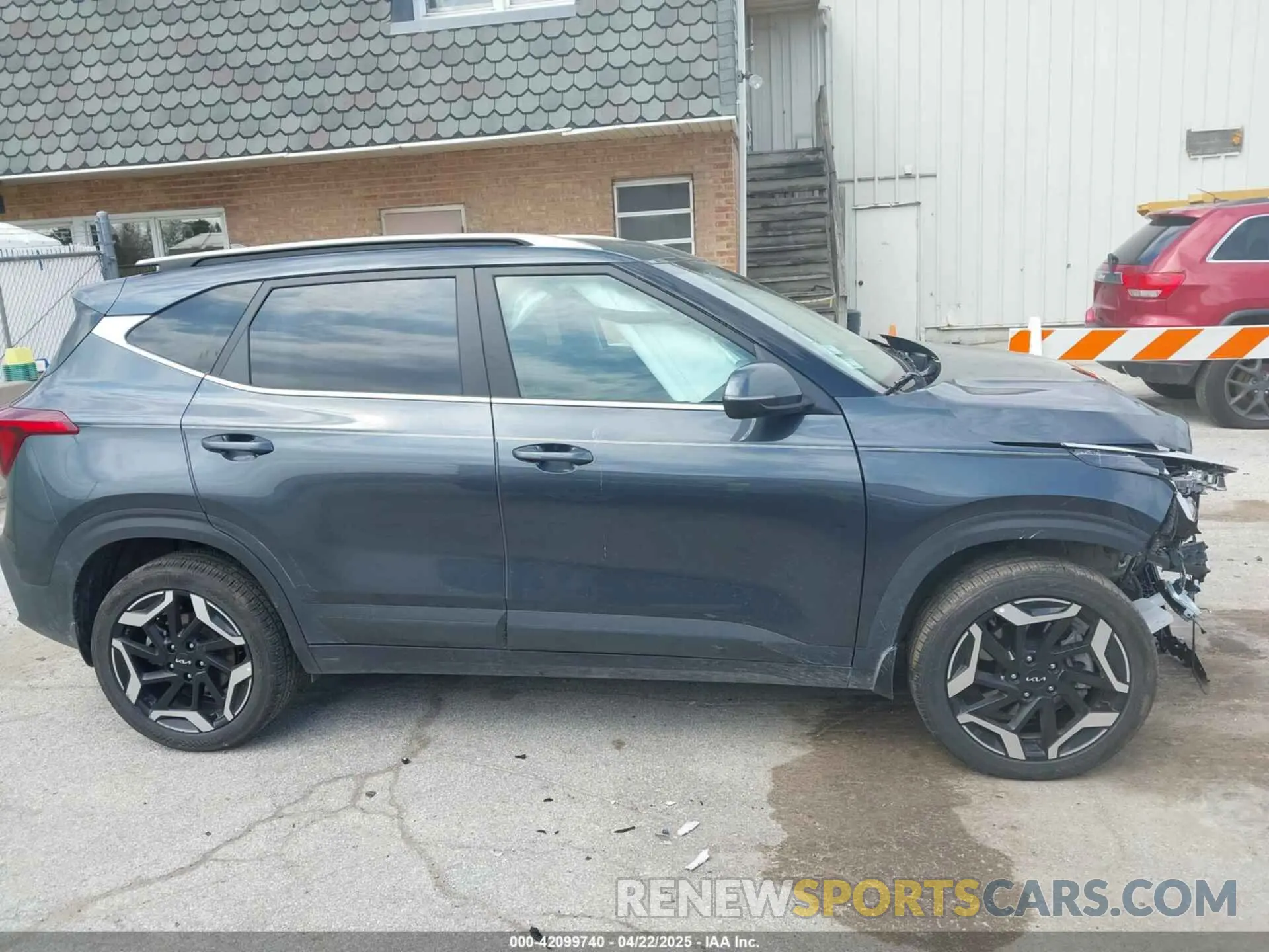 14 Photograph of a damaged car KNDETCA7XR7666541 KIA SELTOS 2024