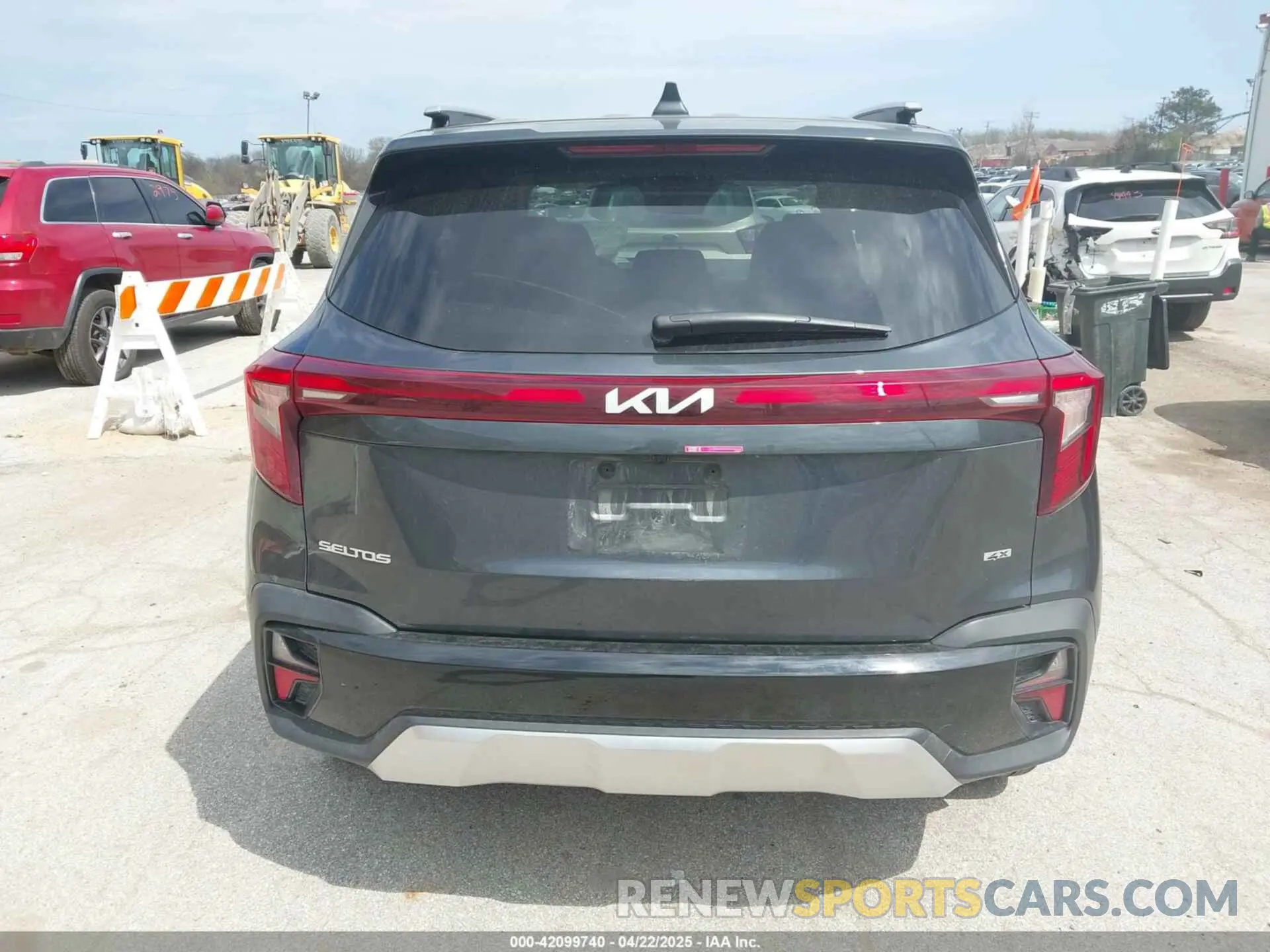 17 Photograph of a damaged car KNDETCA7XR7666541 KIA SELTOS 2024