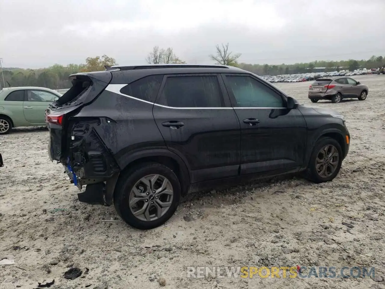 3 Photograph of a damaged car KNDEU2AA0R7551238 KIA SELTOS 2024