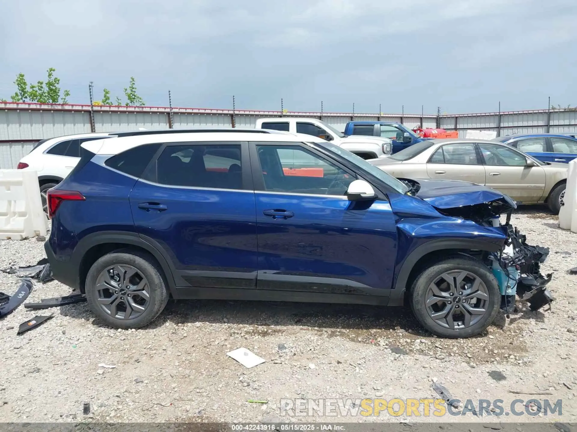 14 Photograph of a damaged car KNDEU2AA1R7543763 KIA SELTOS 2024