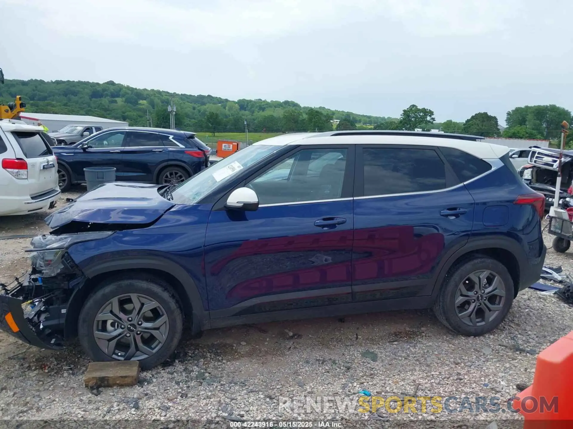 15 Photograph of a damaged car KNDEU2AA1R7543763 KIA SELTOS 2024