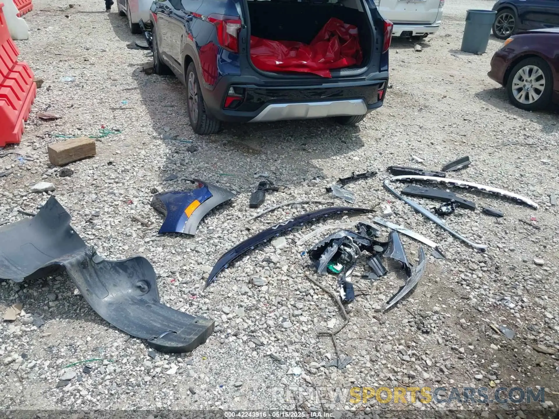 18 Photograph of a damaged car KNDEU2AA1R7543763 KIA SELTOS 2024