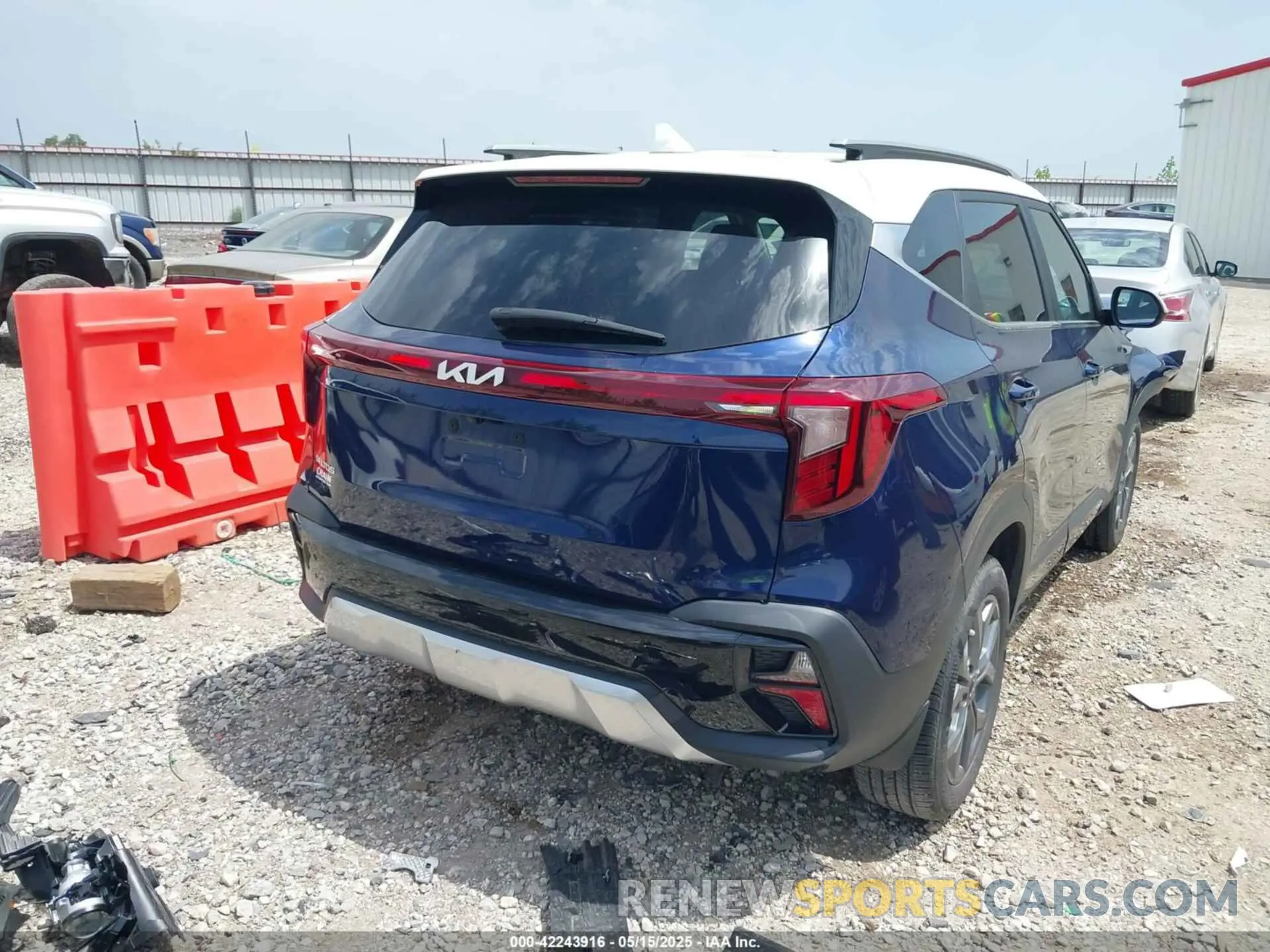 4 Photograph of a damaged car KNDEU2AA1R7543763 KIA SELTOS 2024