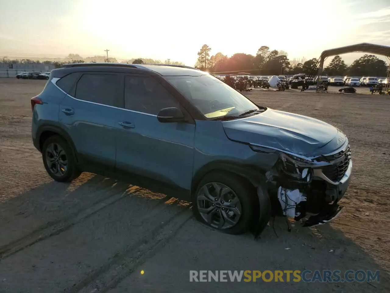 4 Photograph of a damaged car KNDEU2AA1R7656175 KIA SELTOS 2024