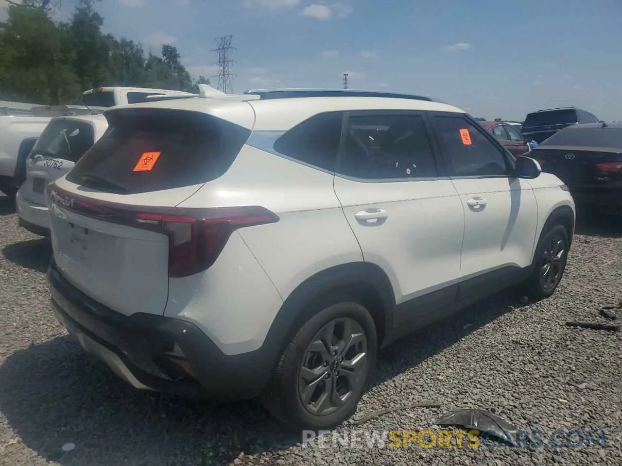 3 Photograph of a damaged car KNDEU2AA3R7568373 KIA SELTOS 2024