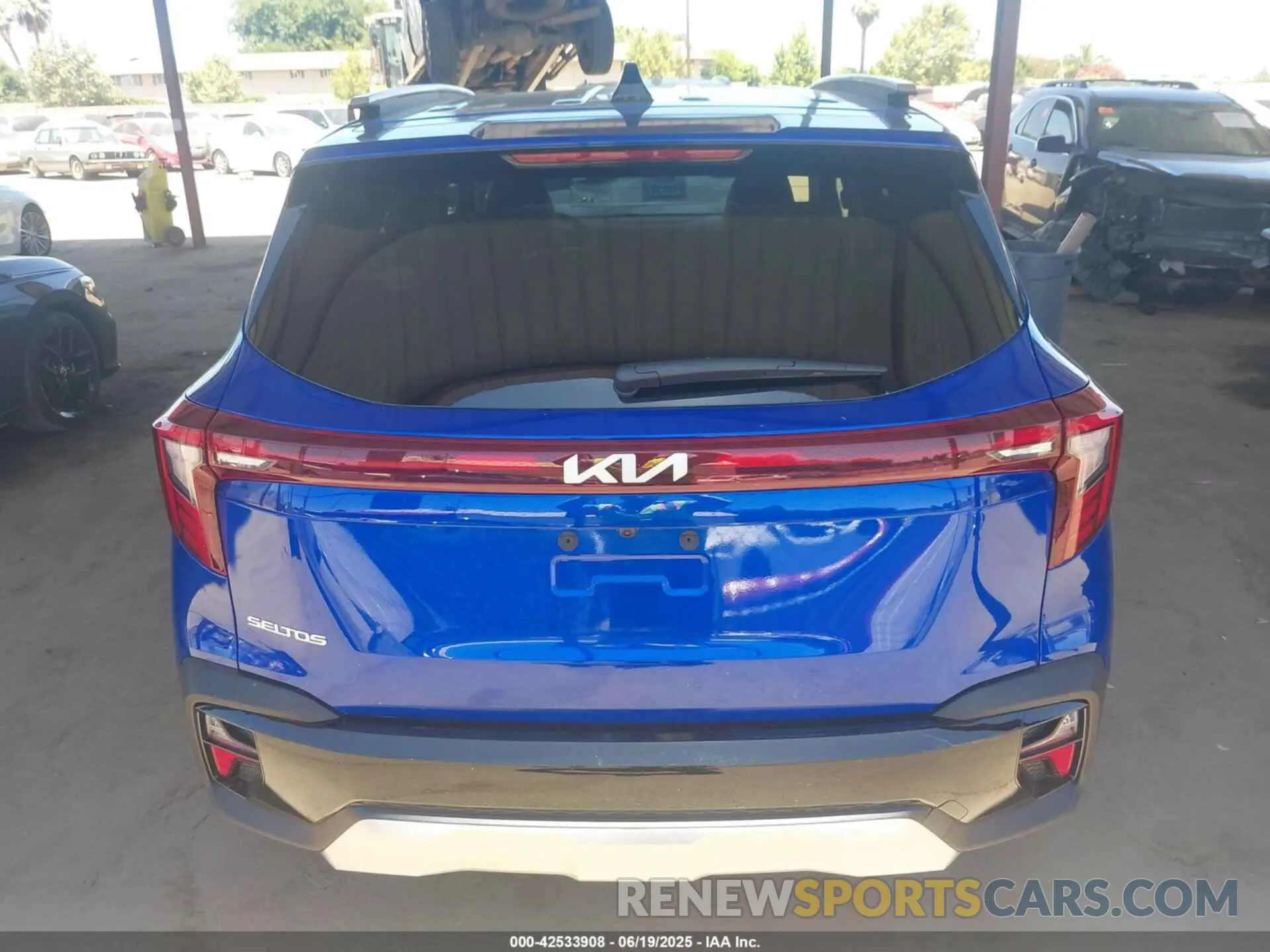 16 Photograph of a damaged car KNDEU2AA5R7666174 KIA SELTOS 2024