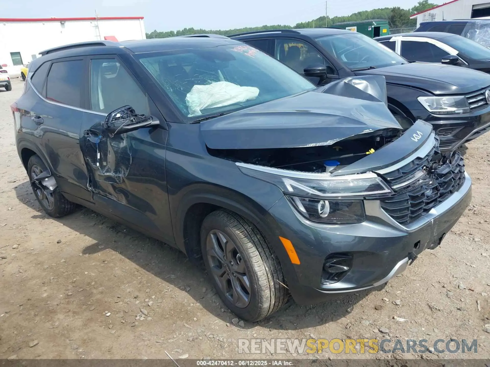 1 Photograph of a damaged car KNDEU2AA6R7576676 KIA SELTOS 2024