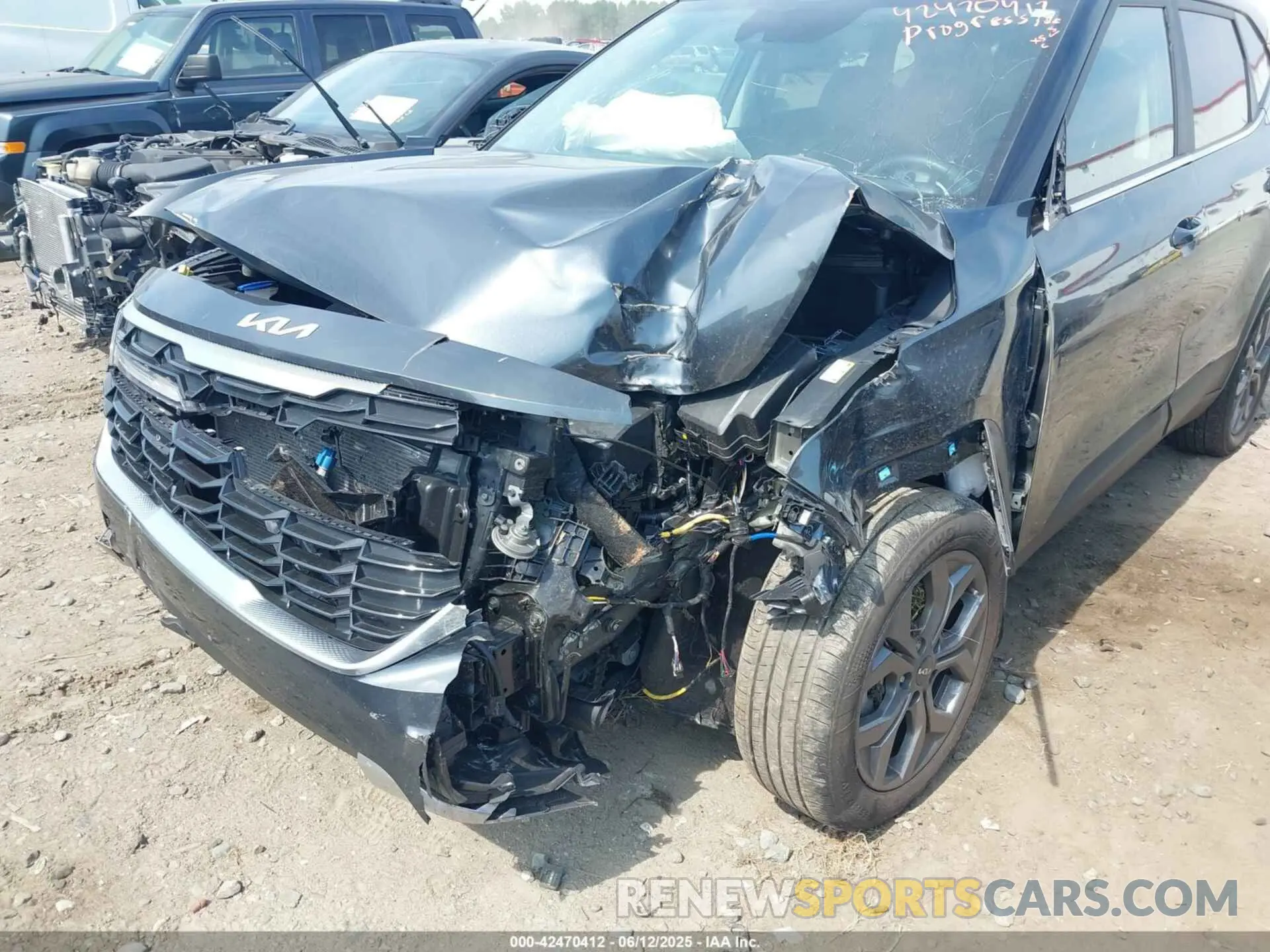 6 Photograph of a damaged car KNDEU2AA6R7576676 KIA SELTOS 2024
